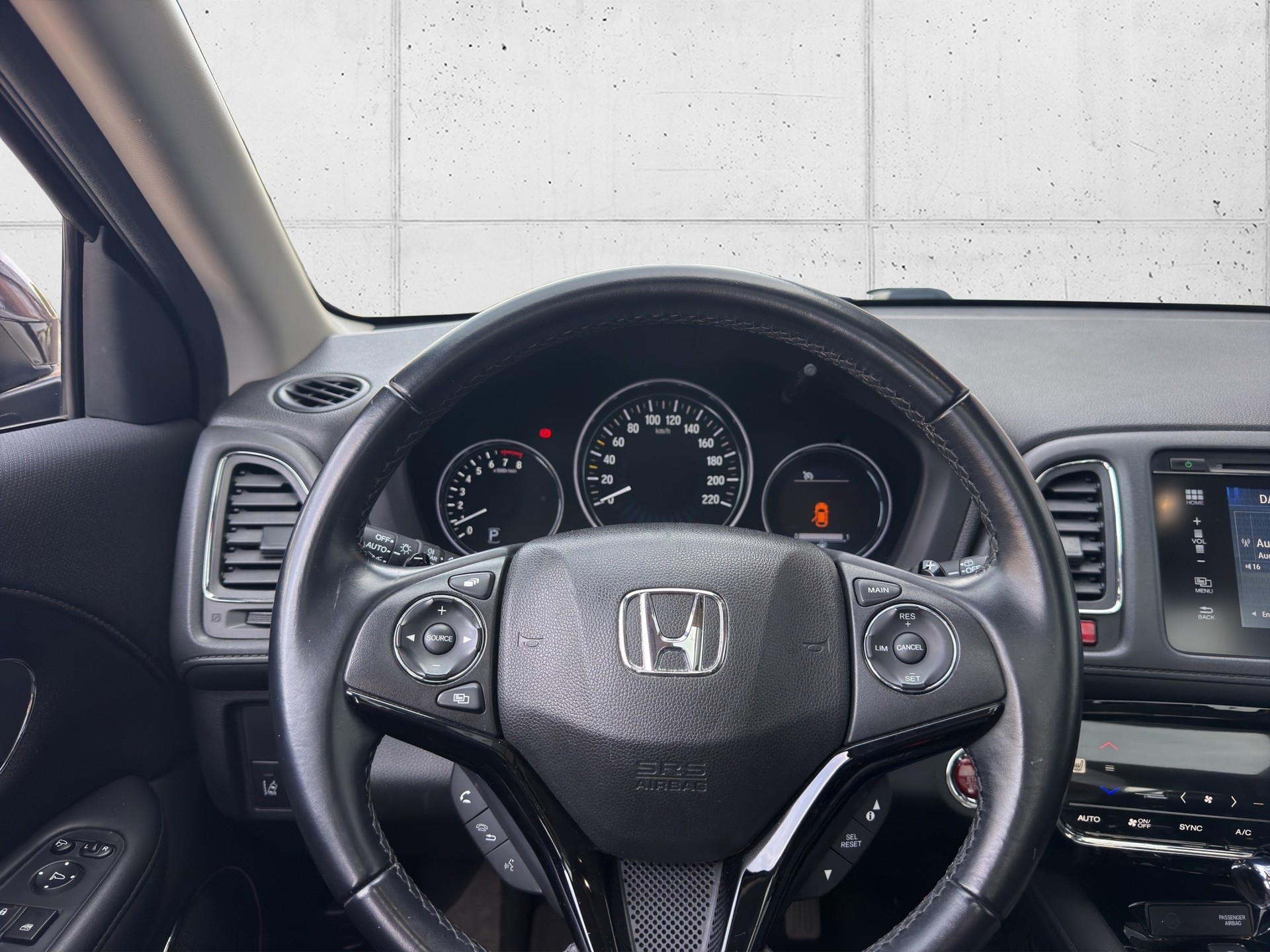 HONDA HR-V 1.5i-VTEC Executive CVT-image-15