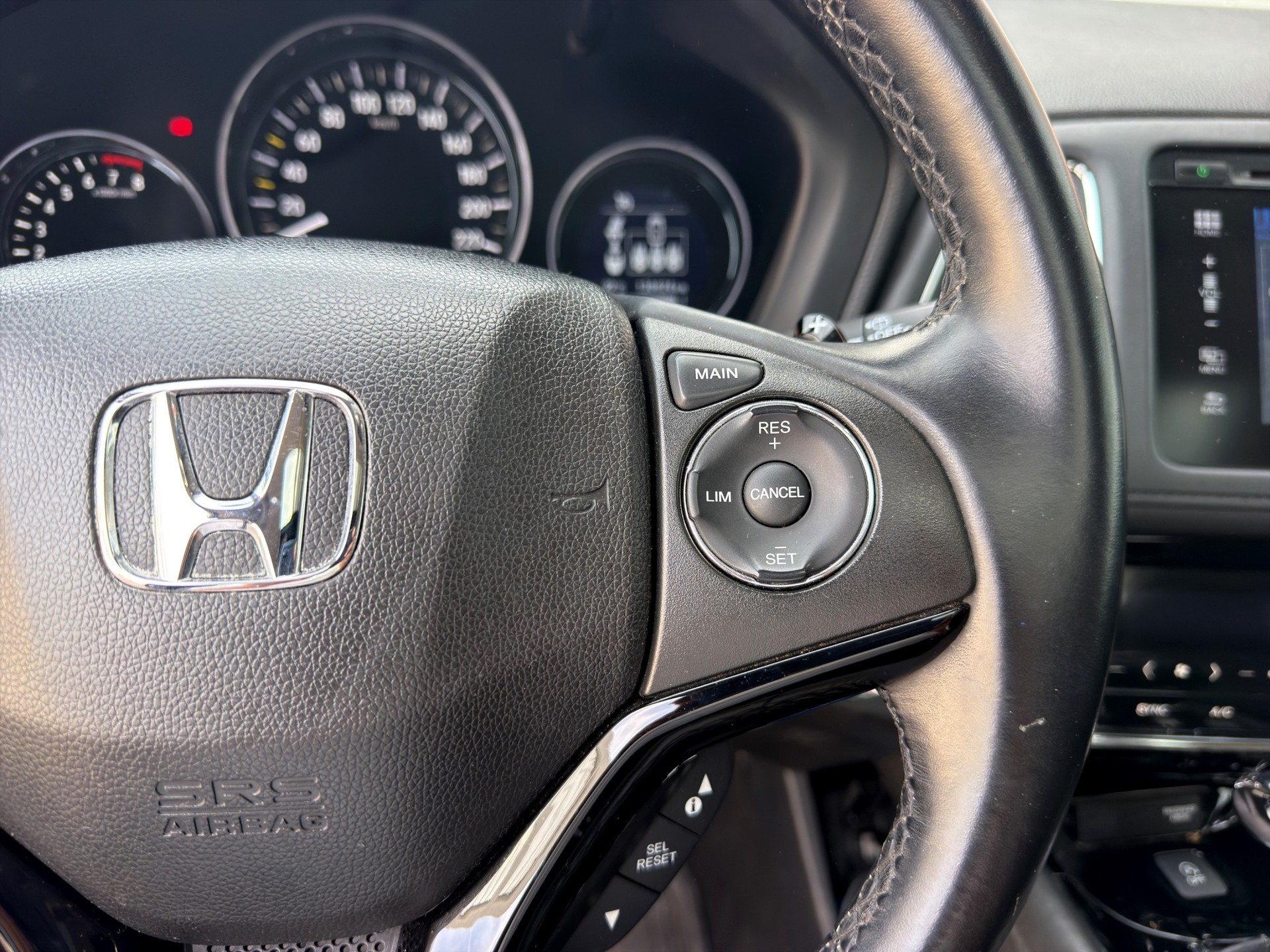 HONDA HR-V 1.5i-VTEC Executive CVT-image-17