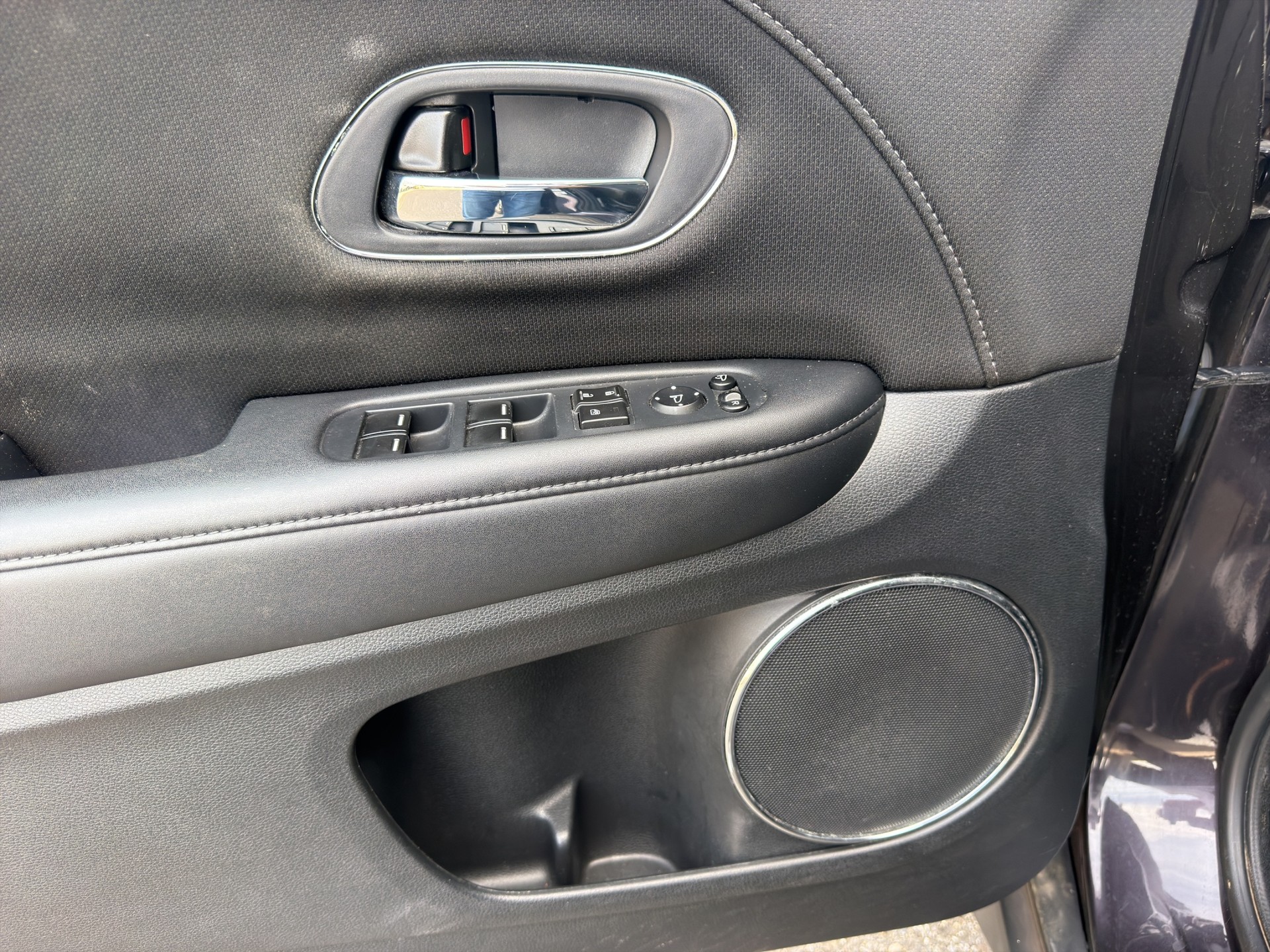 HONDA HR-V 1.5i-VTEC Executive CVT-image-26