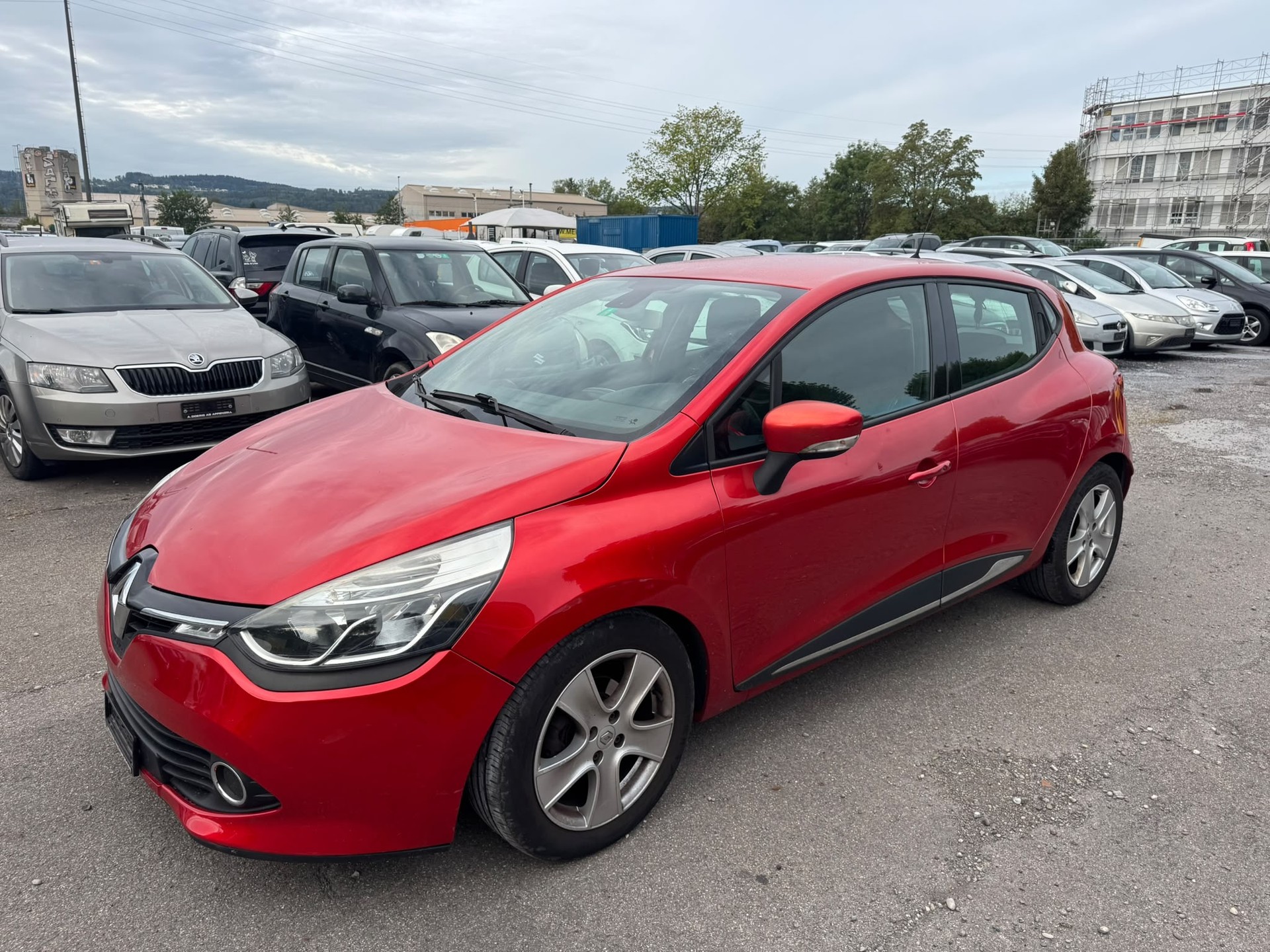 RENAULT Clio 0.9 12V Swiss Edition-image-5