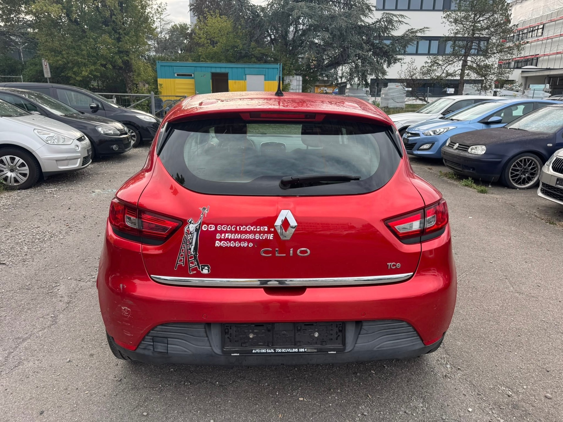 RENAULT Clio 0.9 12V Swiss Edition-image-9