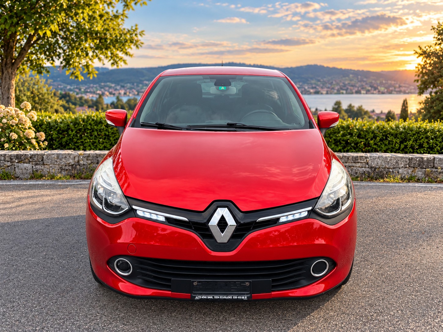 RENAULT Clio 0.9 12V Swiss Edition-image-0