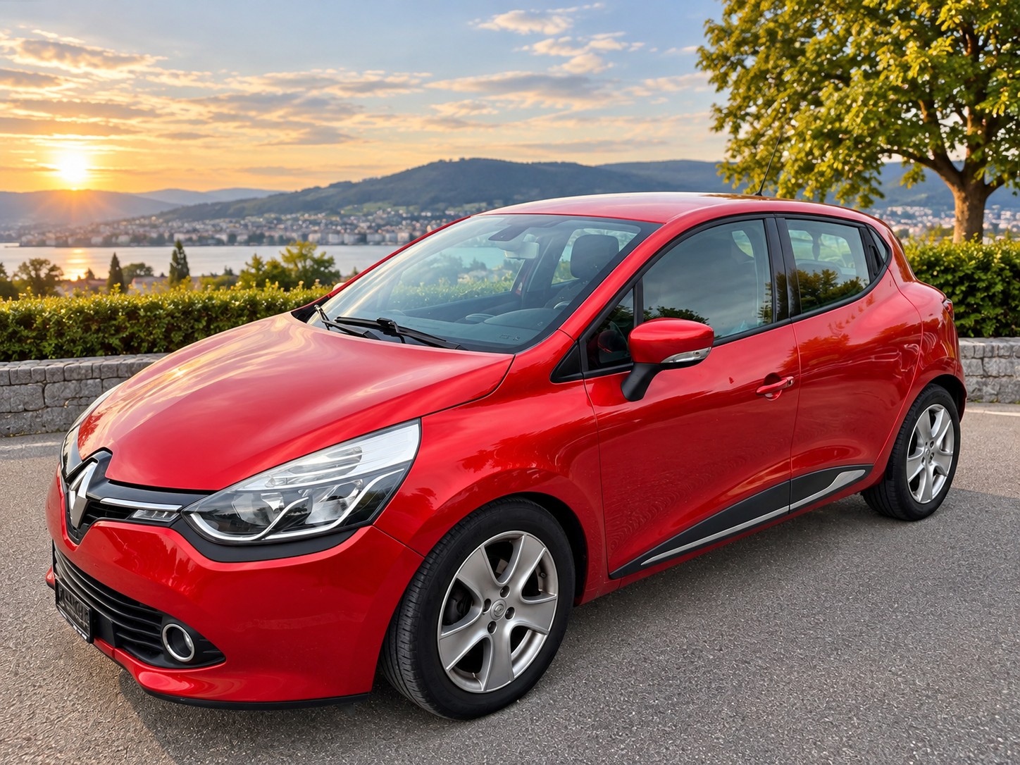 RENAULT Clio 0.9 12V Swiss Edition-image-2