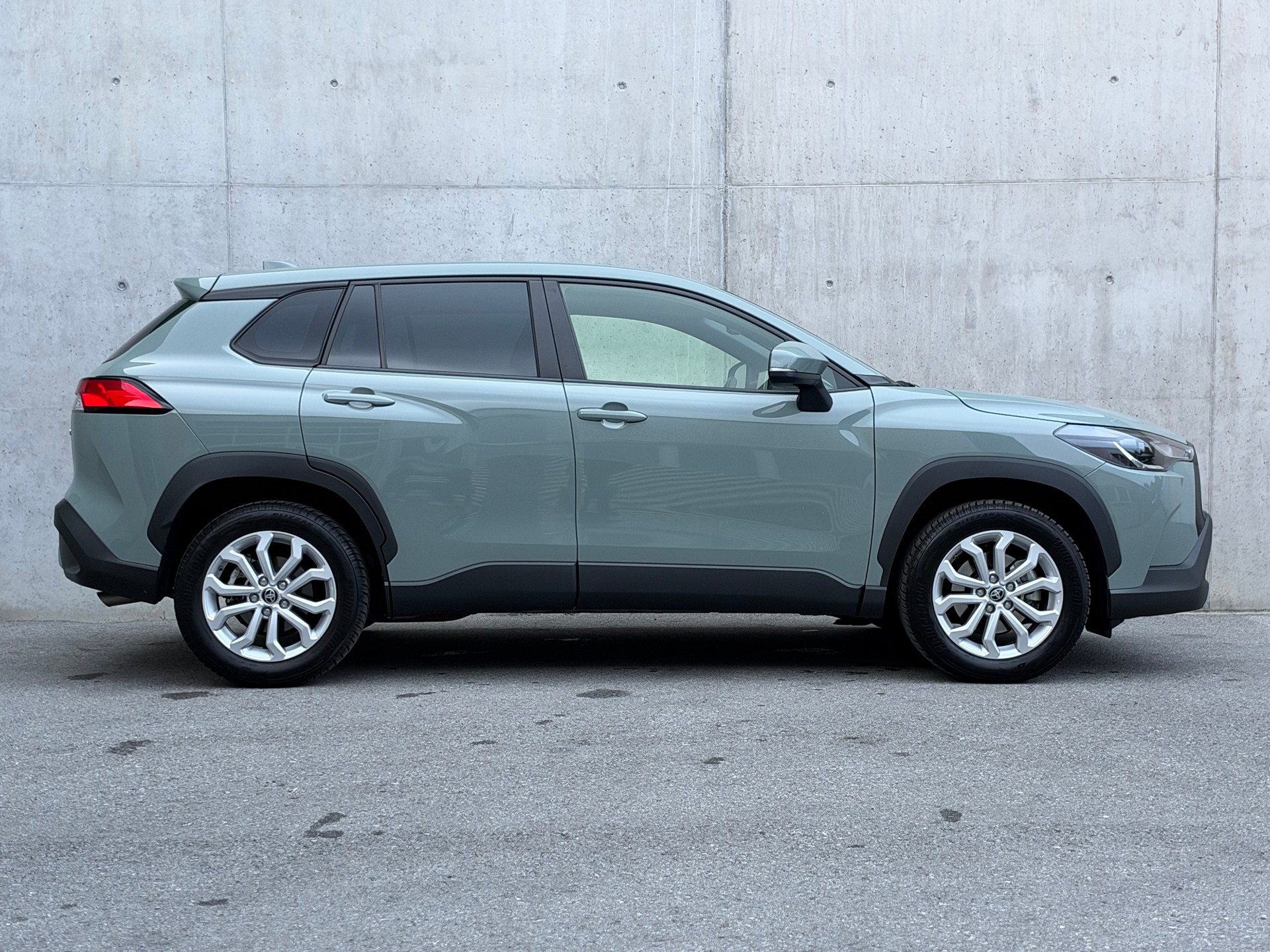 TOYOTA Corolla Cross 2.0 4WD Trend e-CVT-image-5