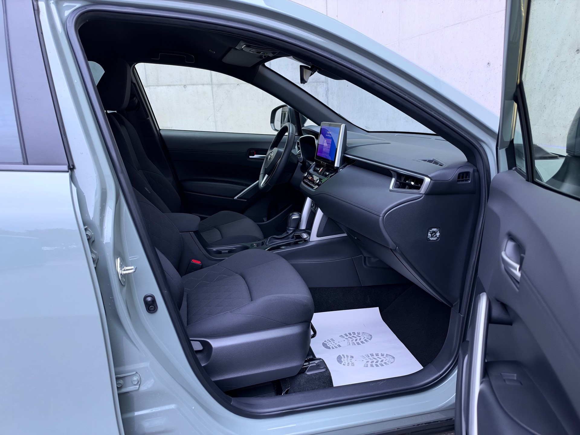 TOYOTA Corolla Cross 2.0 4WD Trend e-CVT-image-12