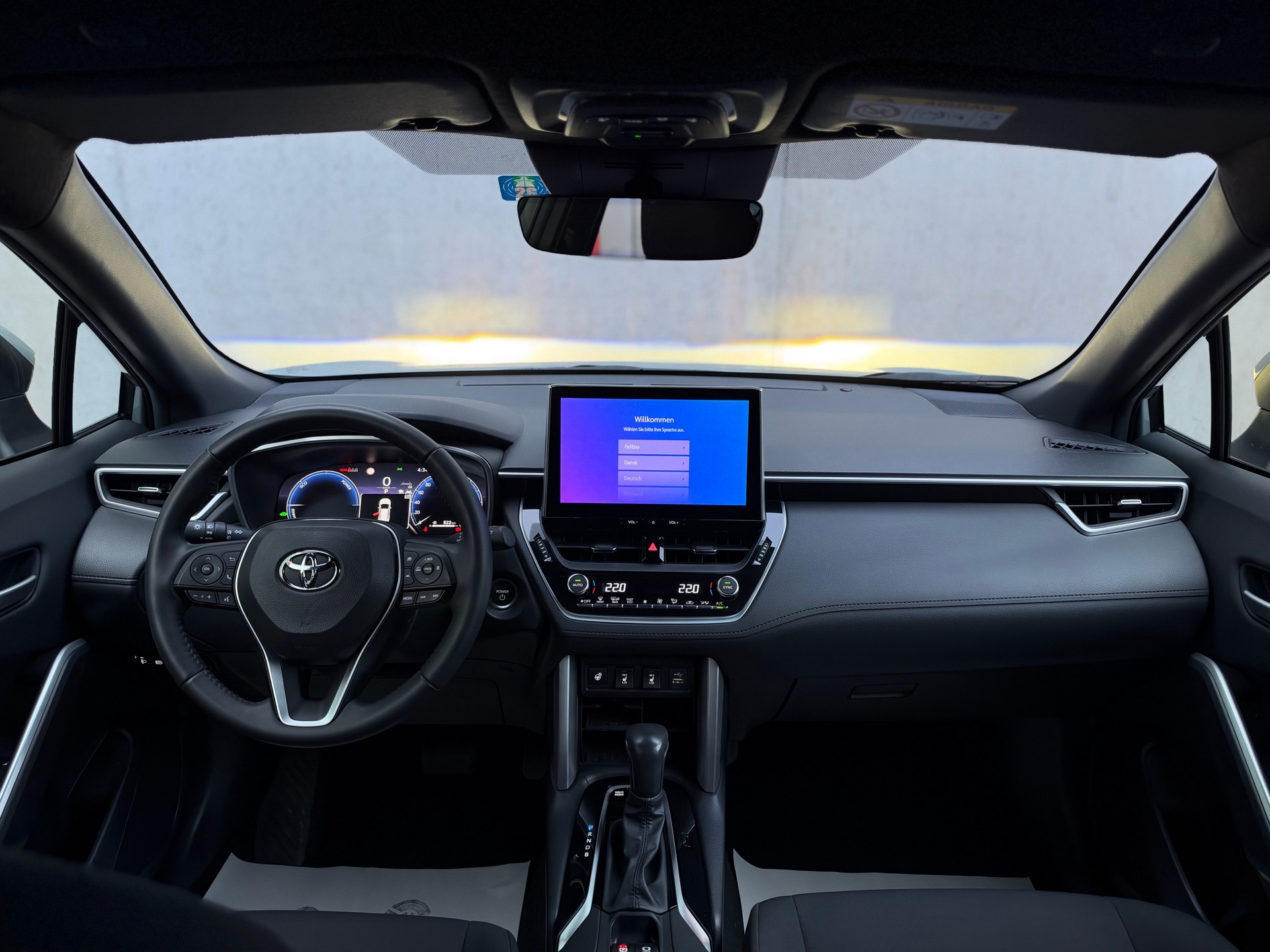 TOYOTA Corolla Cross 2.0 4WD Trend e-CVT-image-11