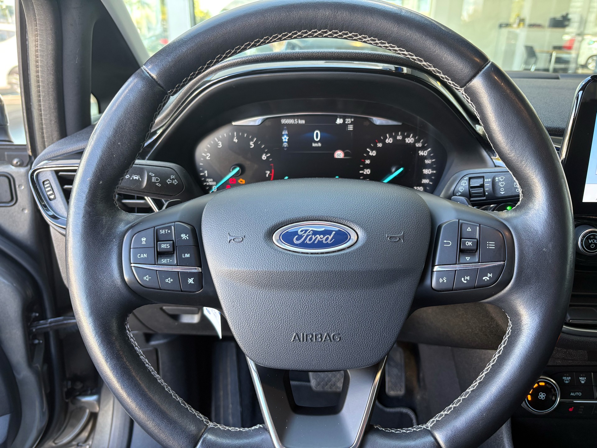 FORD Fiesta 1.0 SCTi Titanium Automat-image-10