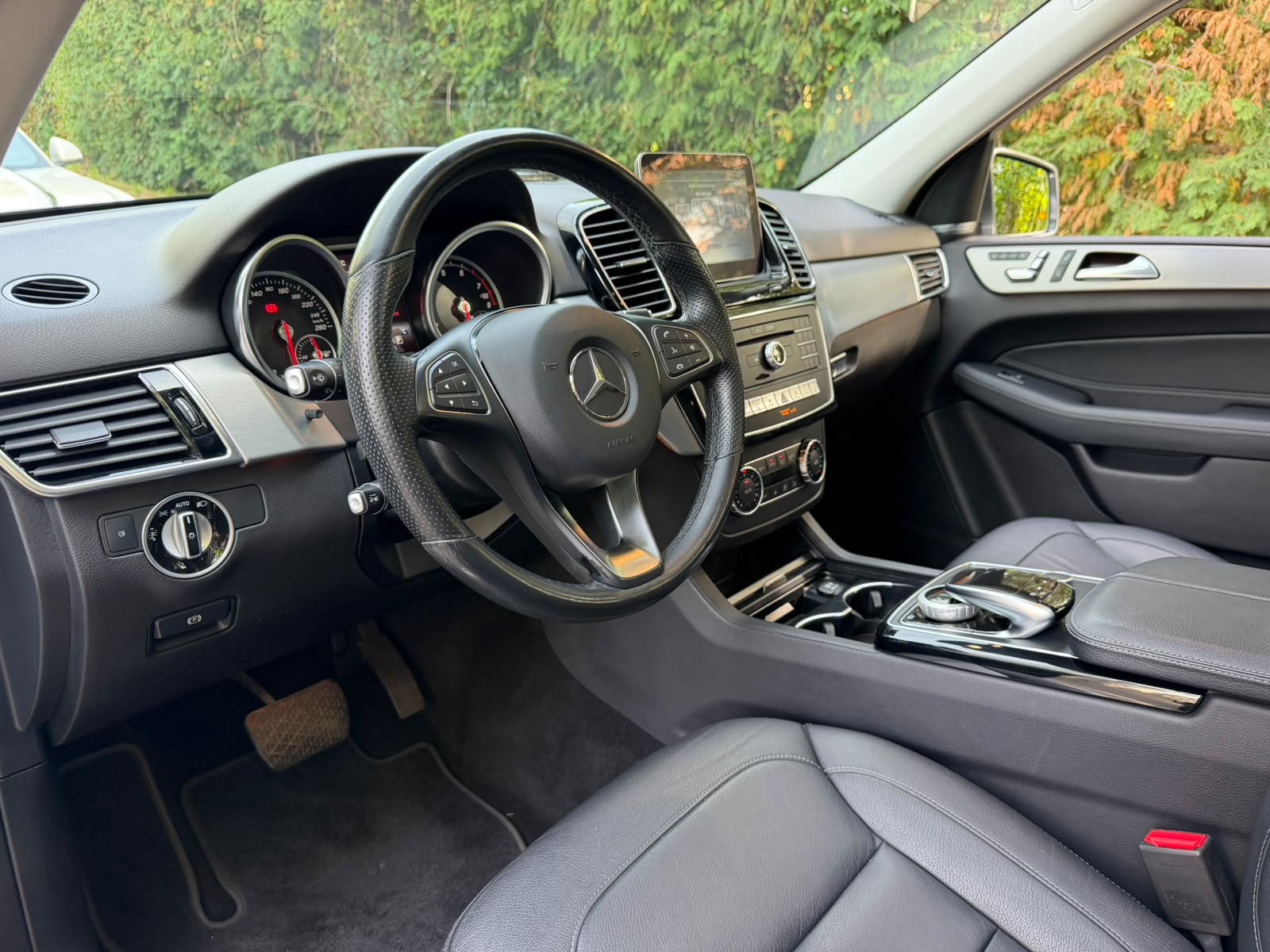 MERCEDES-BENZ GLE 500 e 4Matic 7G-Tronic-image-12