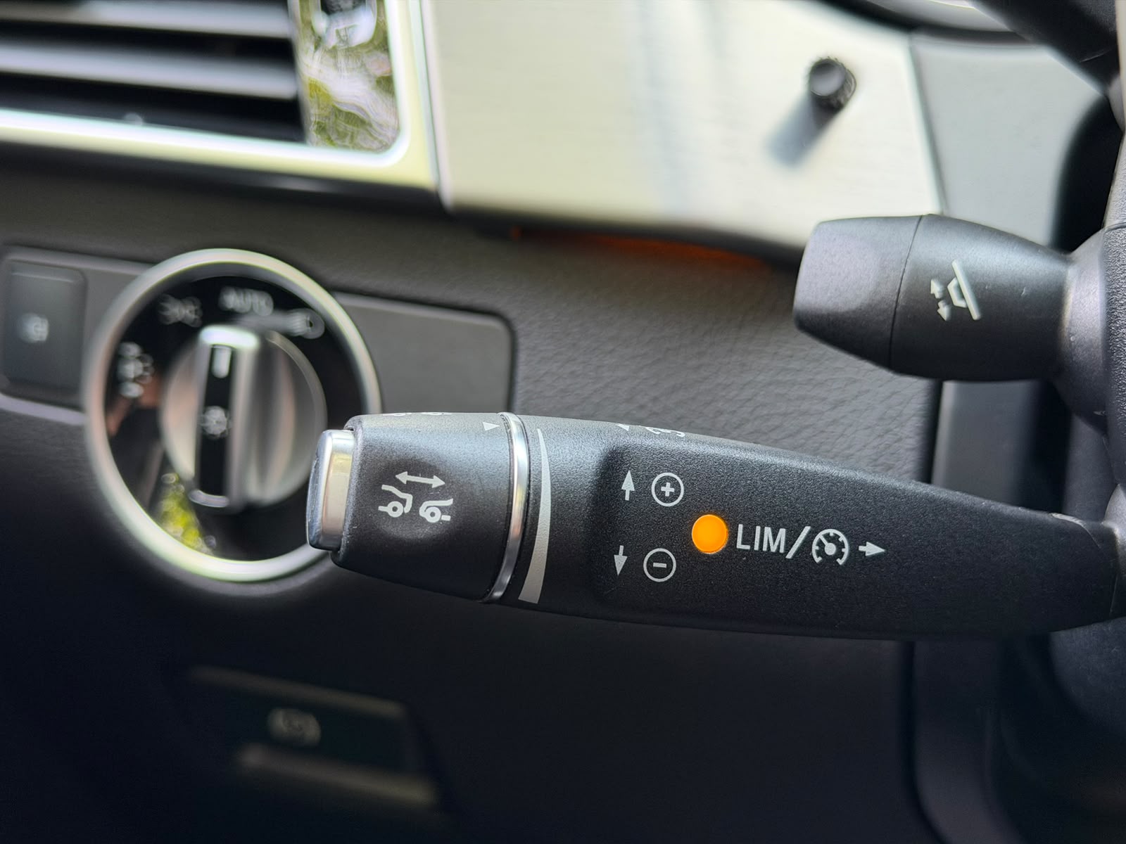 MERCEDES-BENZ GLE 500 e 4Matic 7G-Tronic-image-30