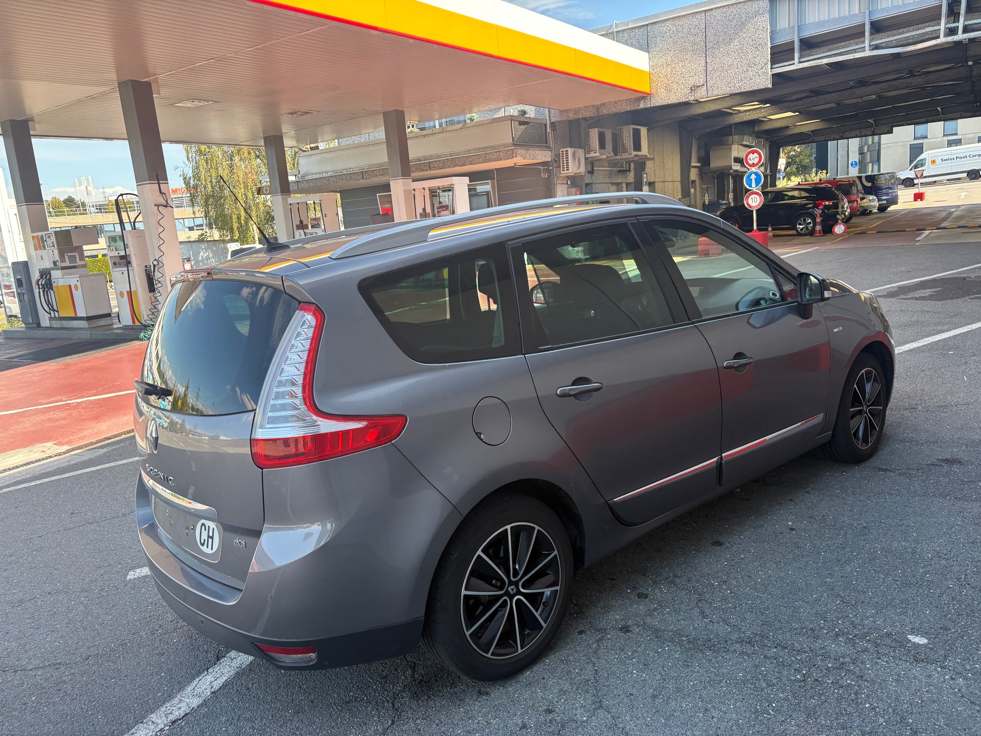 RENAULT Grand Scénic 1.5 dCi Dynamique EDC-image-11