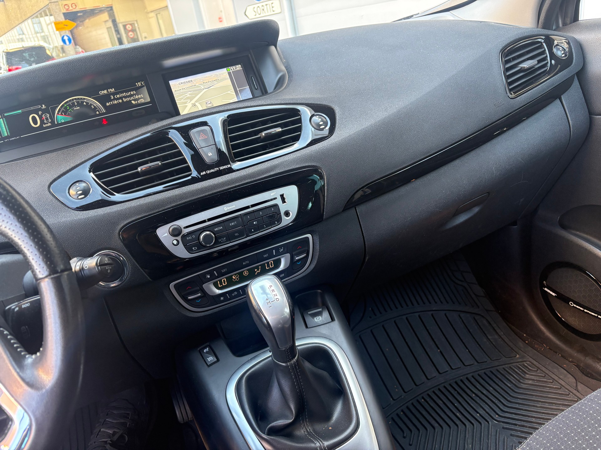 RENAULT Grand Scénic 1.5 dCi Dynamique EDC-image-10