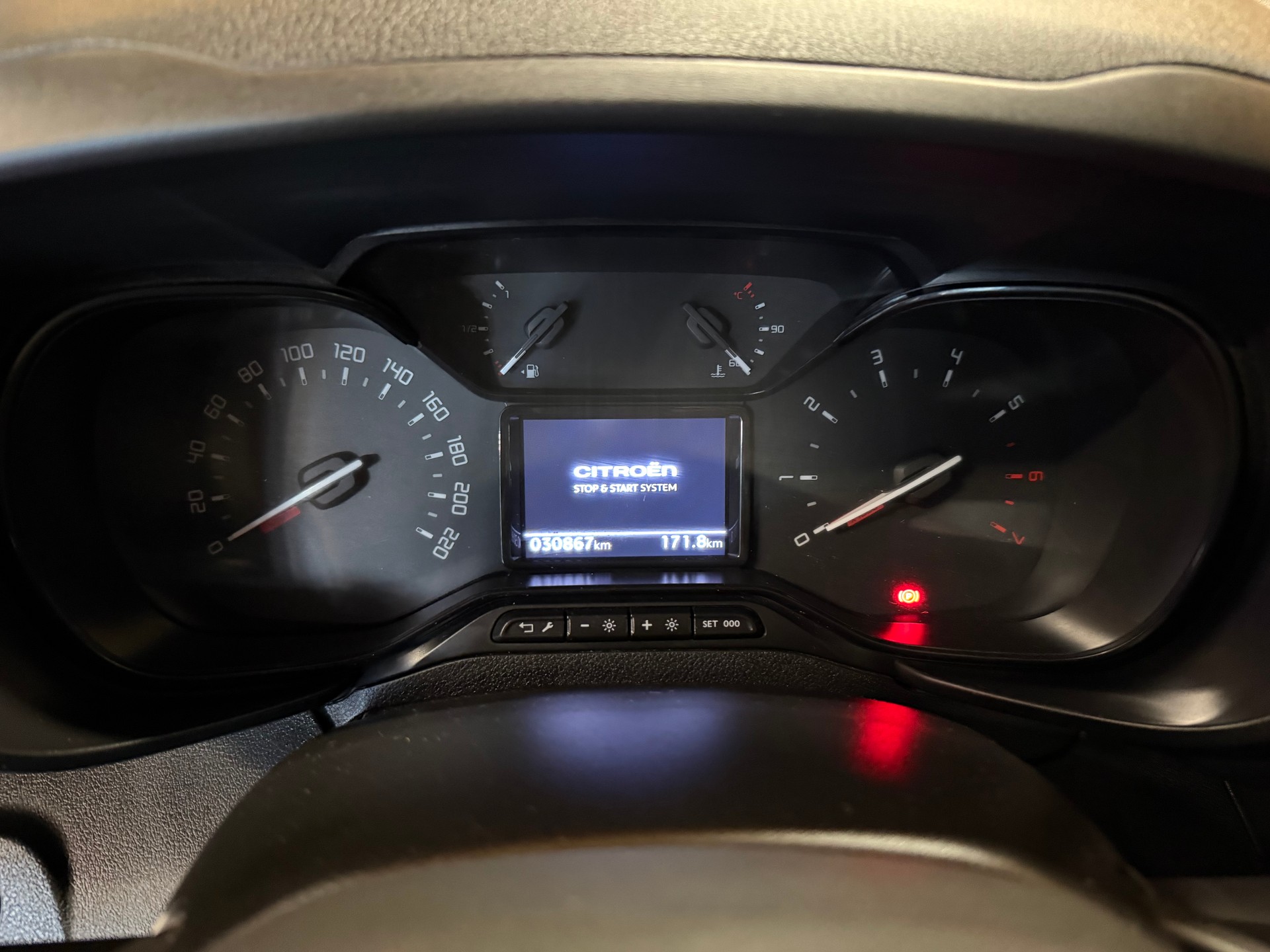 CITROEN Berlingo Van 1.5 Blue HDi 130 s/s Club EAT8 1000kg-image-8