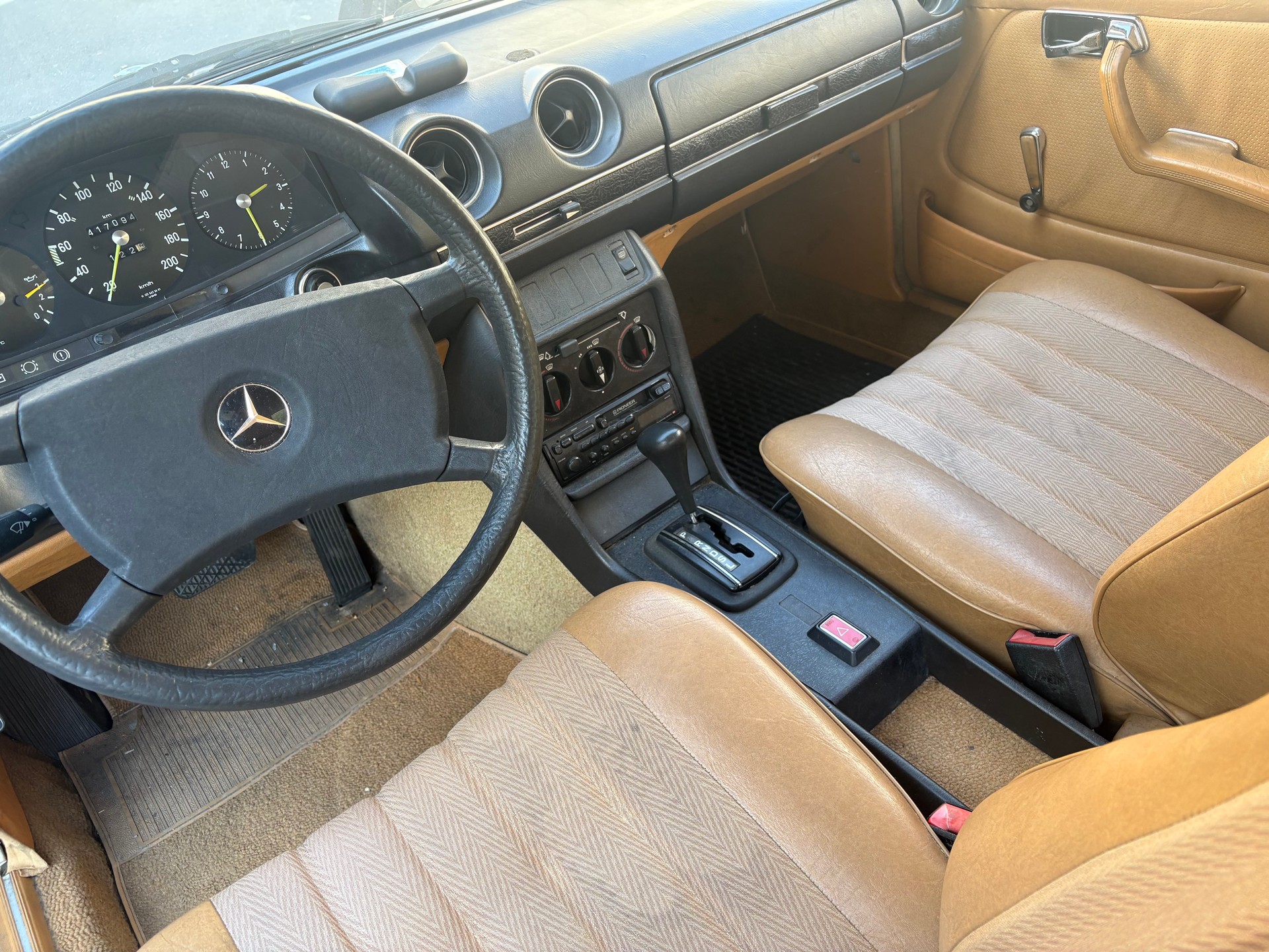 MERCEDES-BENZ 250-image-3