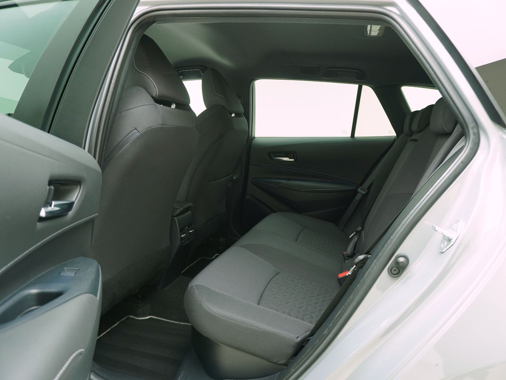 TOYOTA Corolla Touring Sports 2.0 HSD Trend-image-10
