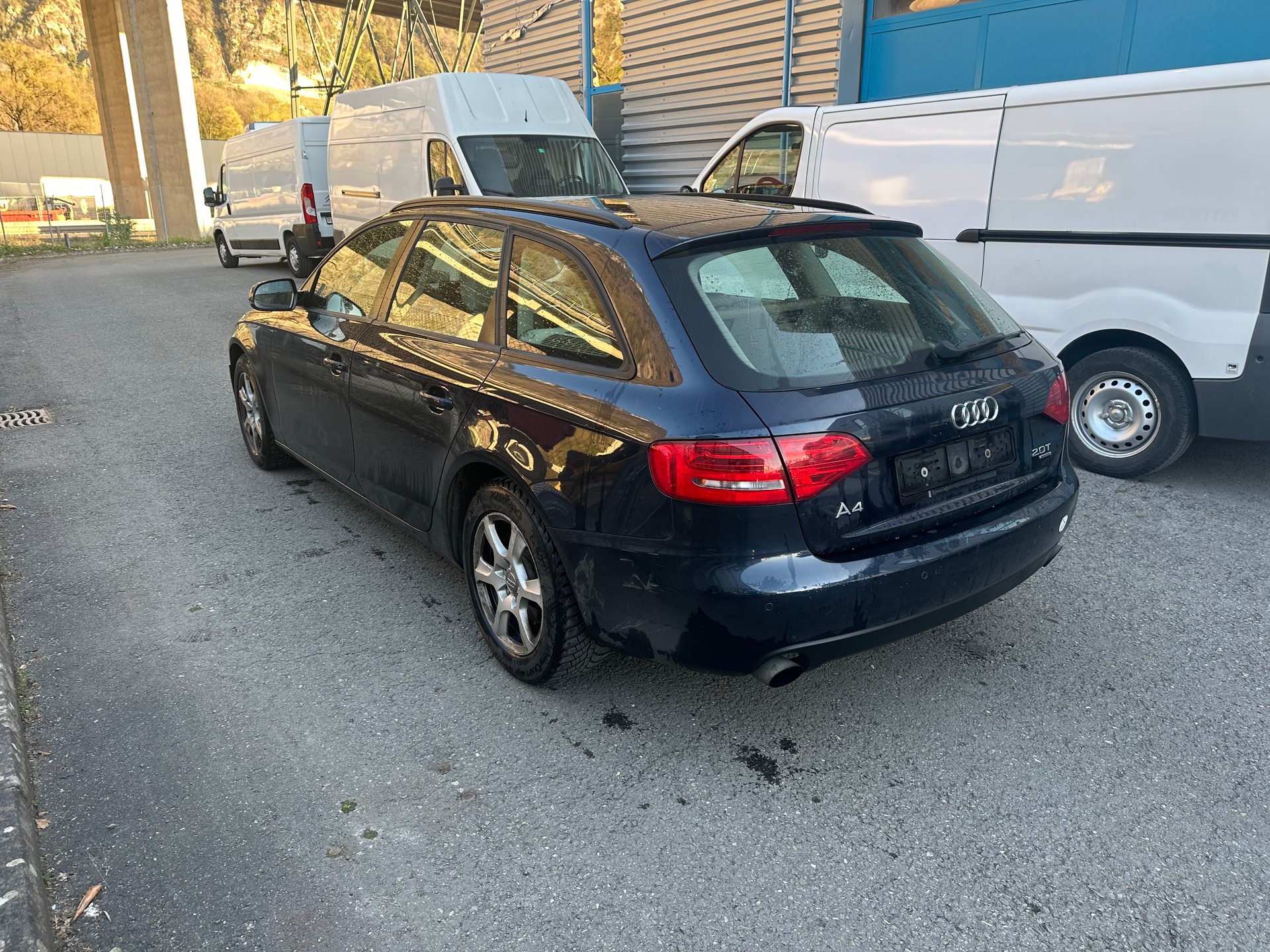 AUDI A4 Avant 2.0 TFSI quattro S-tronic-image-5