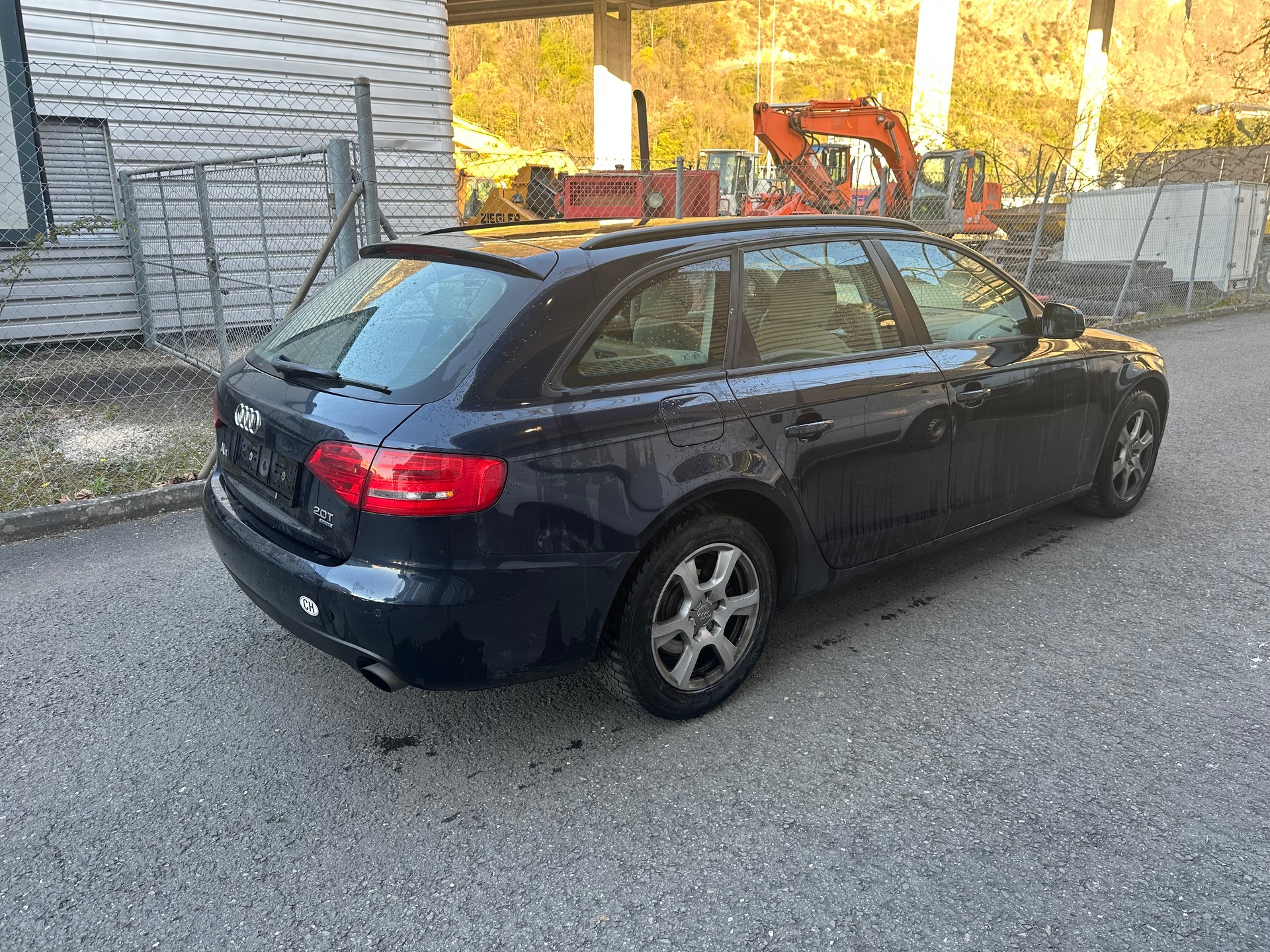 AUDI A4 Avant 2.0 TFSI quattro S-tronic-image-3