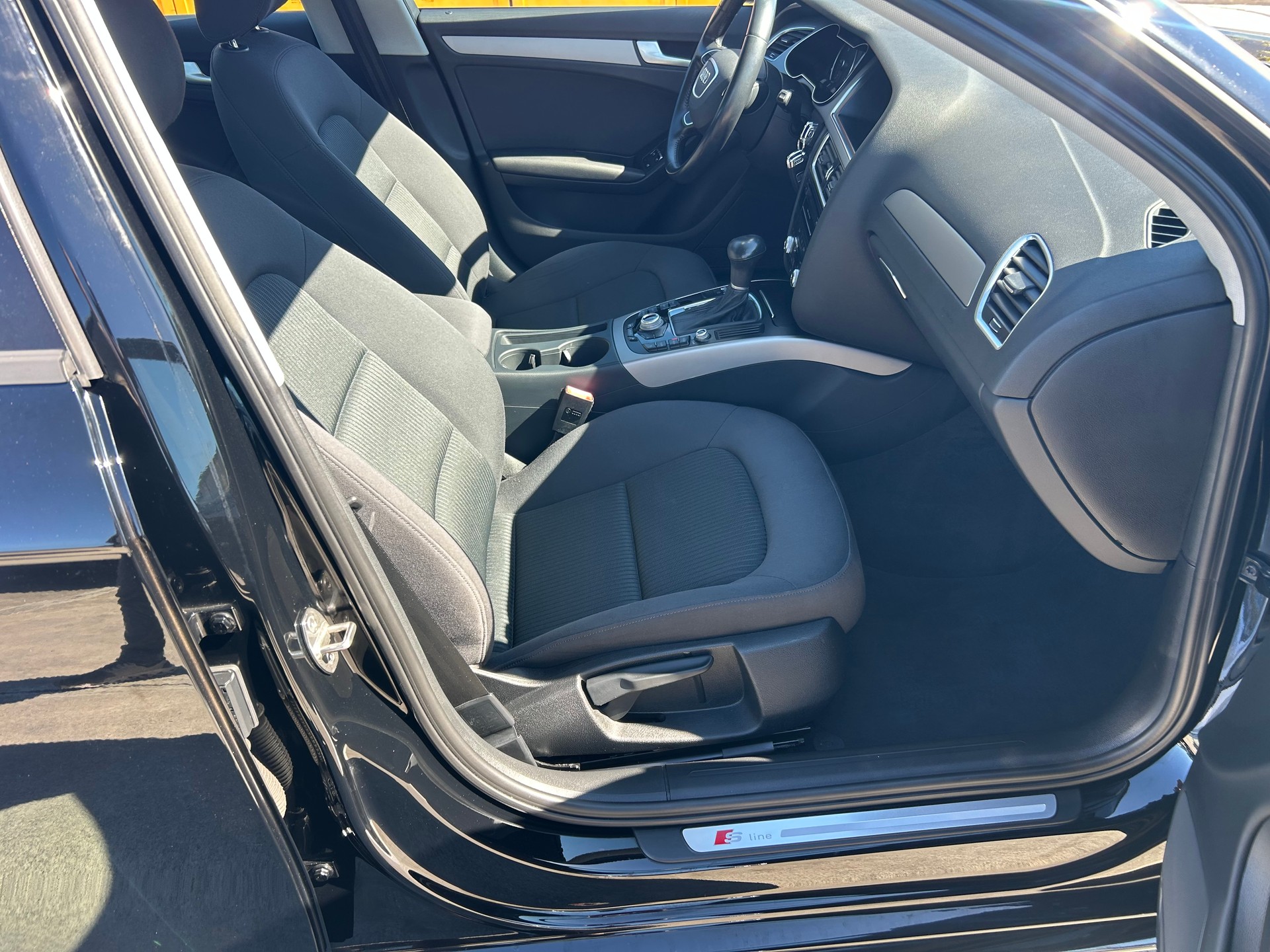 AUDI A4 Avant 2.0 TDI multitronic-image-6