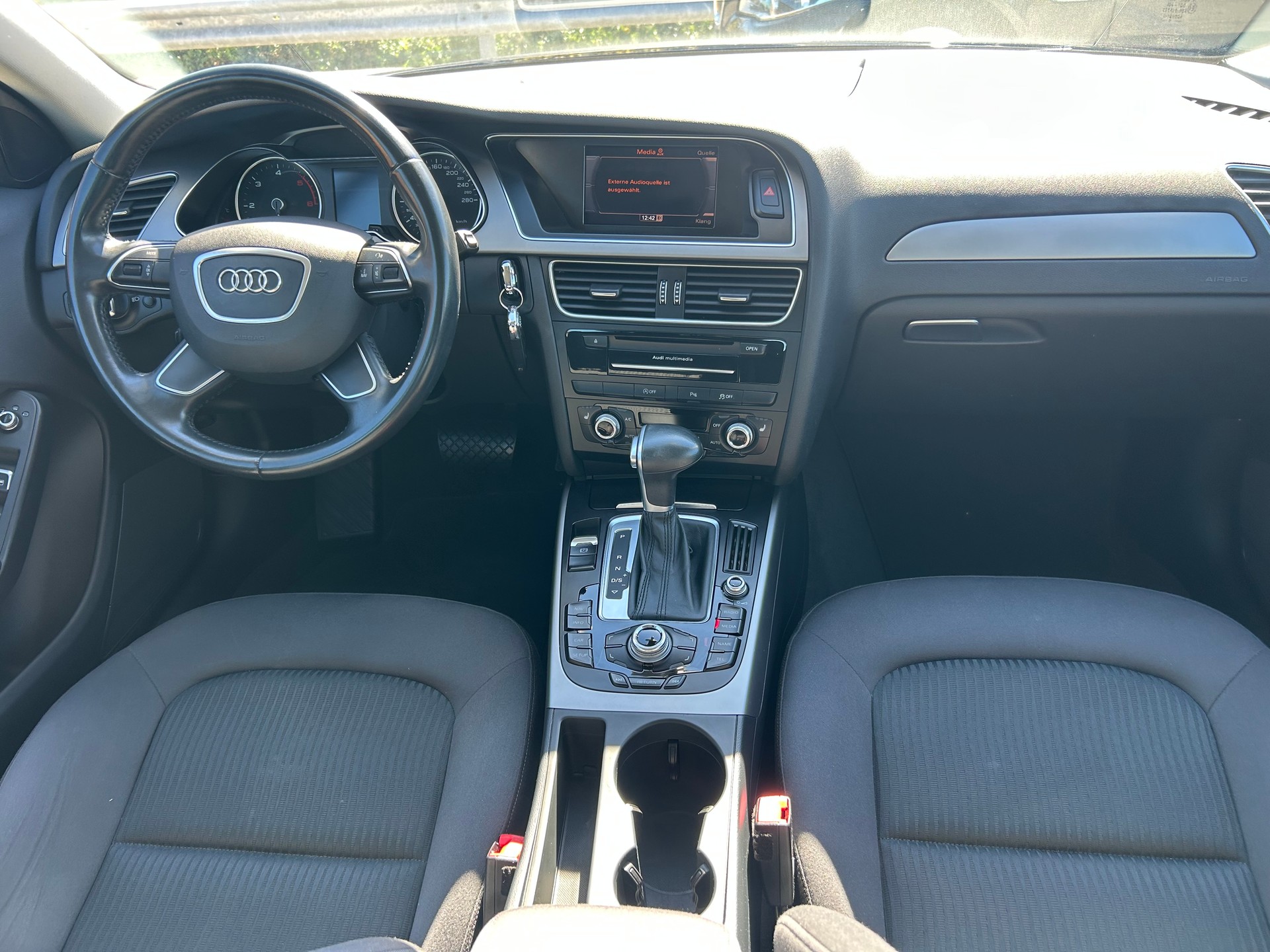AUDI A4 Avant 2.0 TDI multitronic-image-8