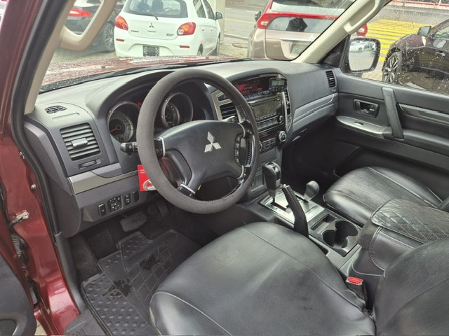 MITSUBISHI Pajero 3.2 DI-D Value Automatic-image-4
