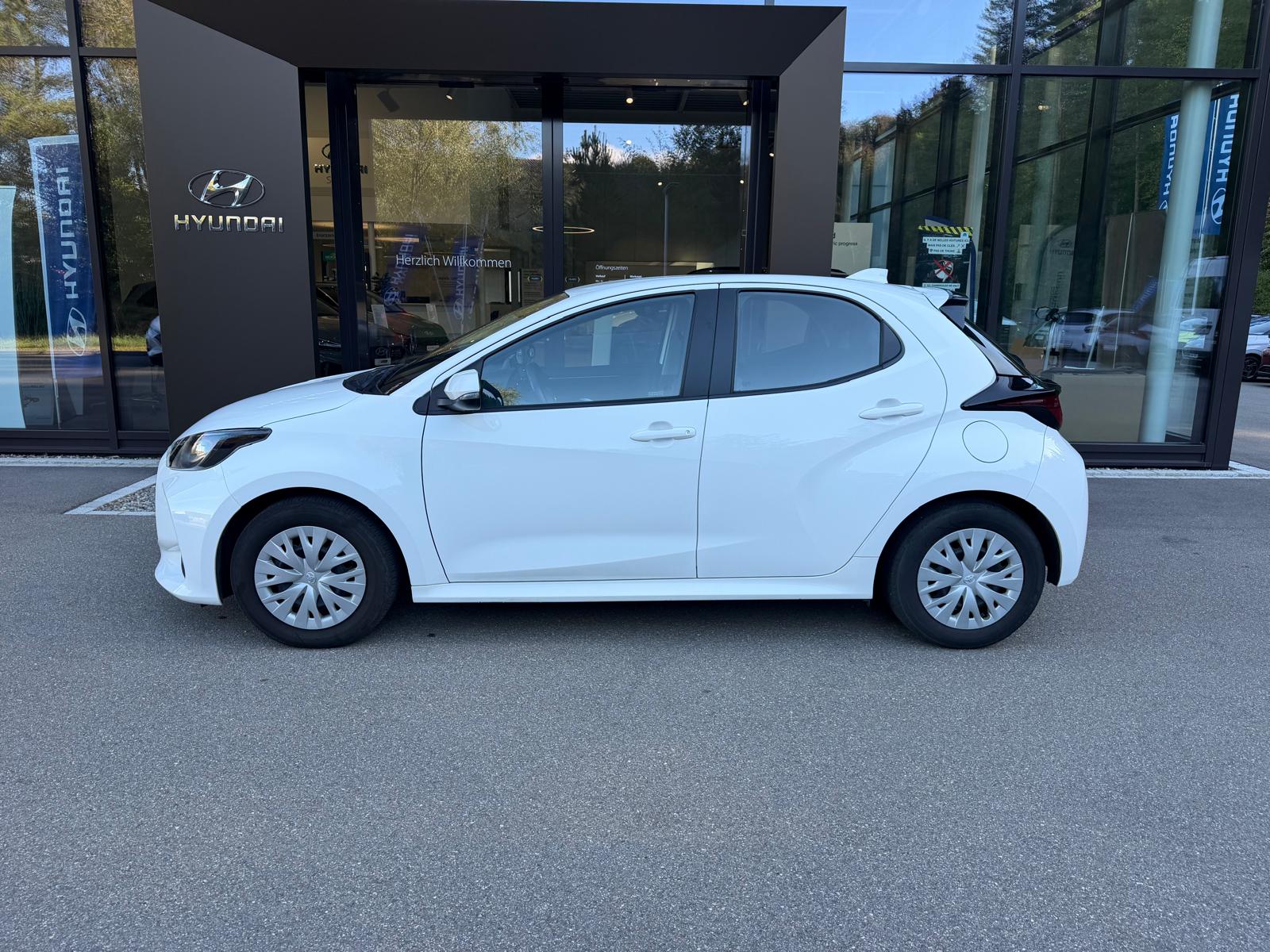 TOYOTA Yaris 1.5 Comfort e-CVT-image-4