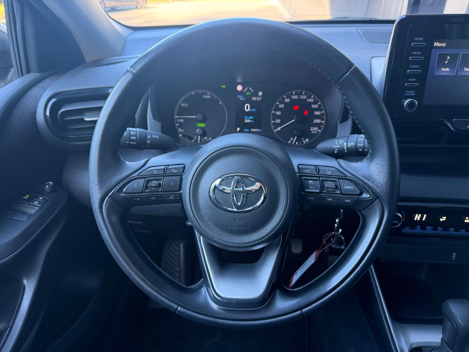 TOYOTA Yaris 1.5 Comfort e-CVT-image-15