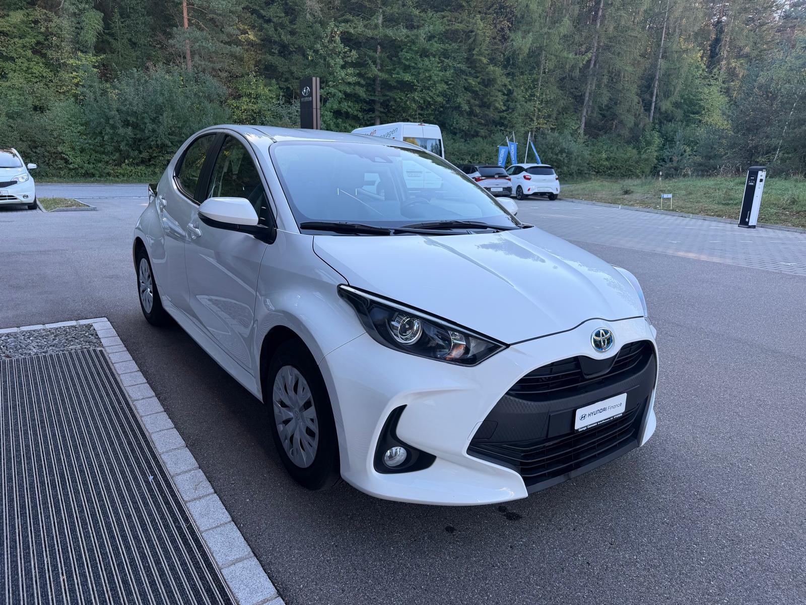 TOYOTA Yaris 1.5 Comfort e-CVT-image-3