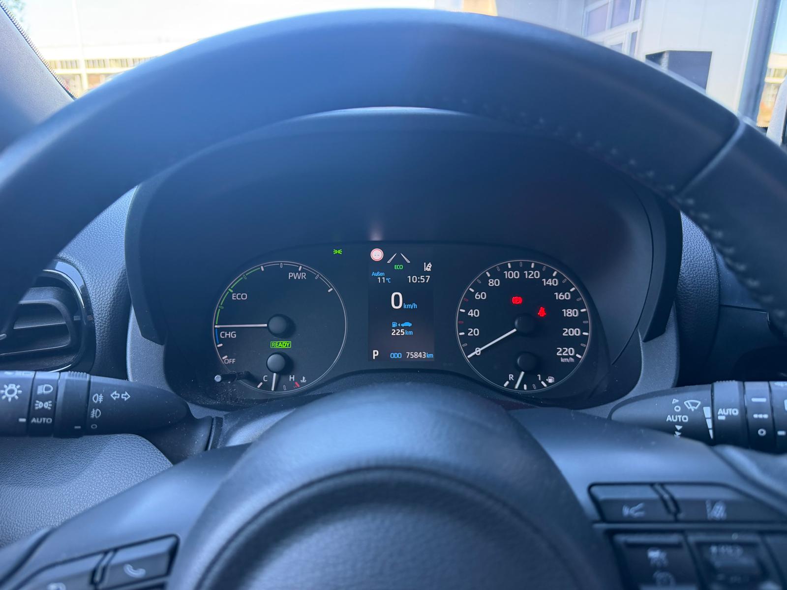 TOYOTA Yaris 1.5 Comfort e-CVT-image-18