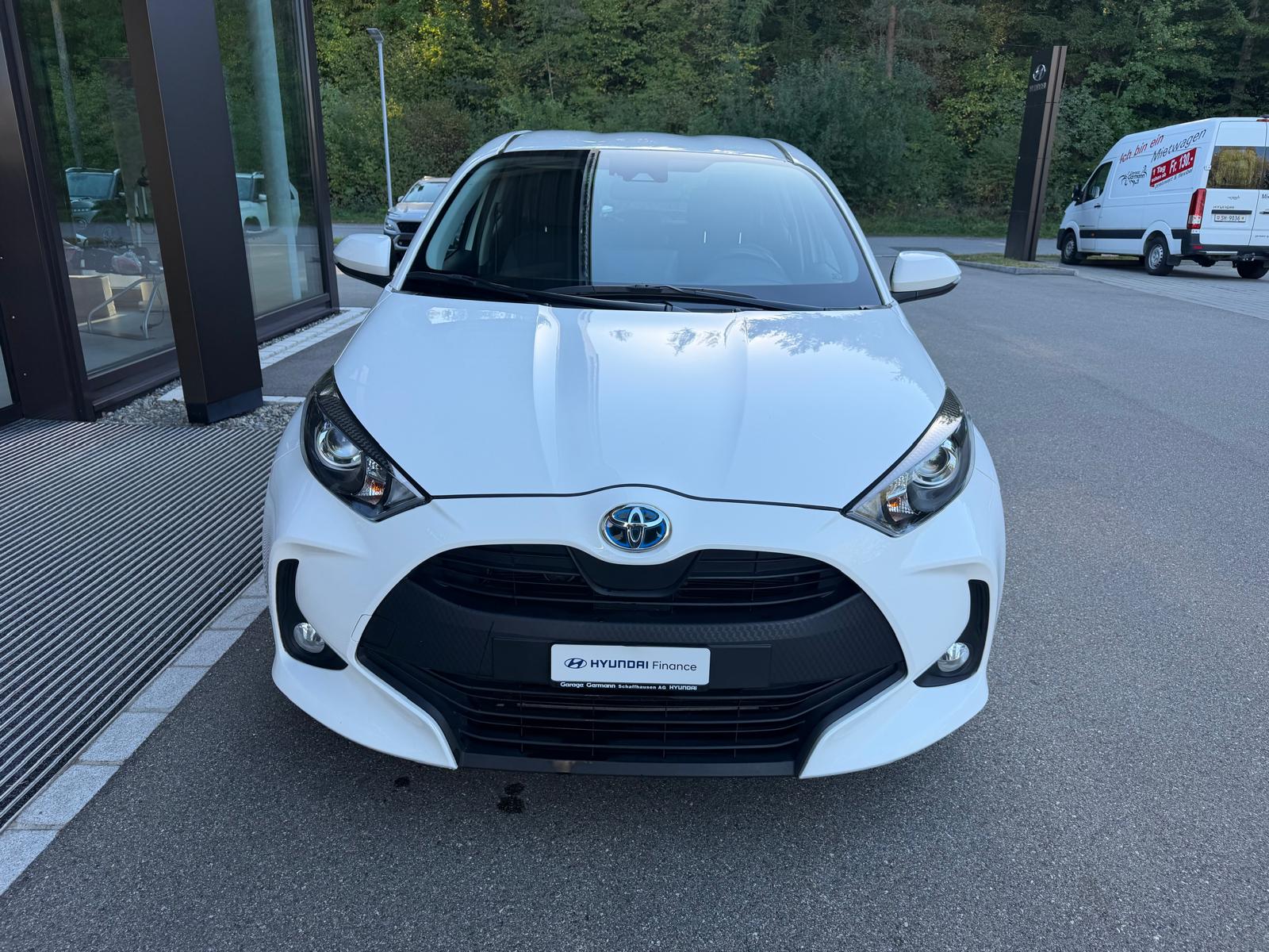 TOYOTA Yaris 1.5 Comfort e-CVT-image-2