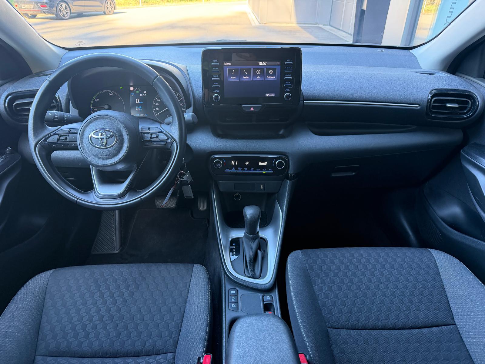 TOYOTA Yaris 1.5 Comfort e-CVT-image-14