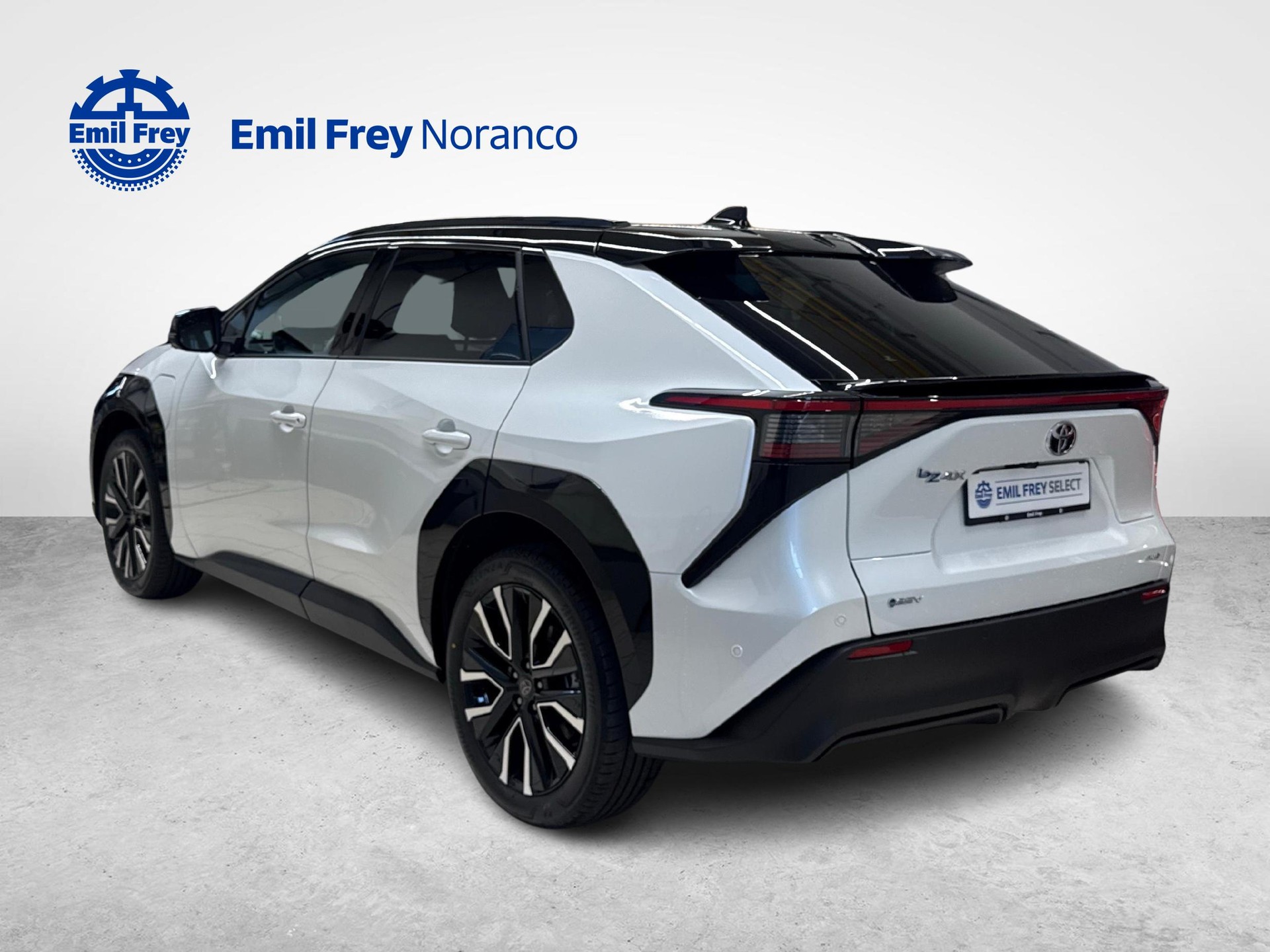 TOYOTA bZ4X Premium AWD + Ruote invernali & Servizi inclusi-image-2