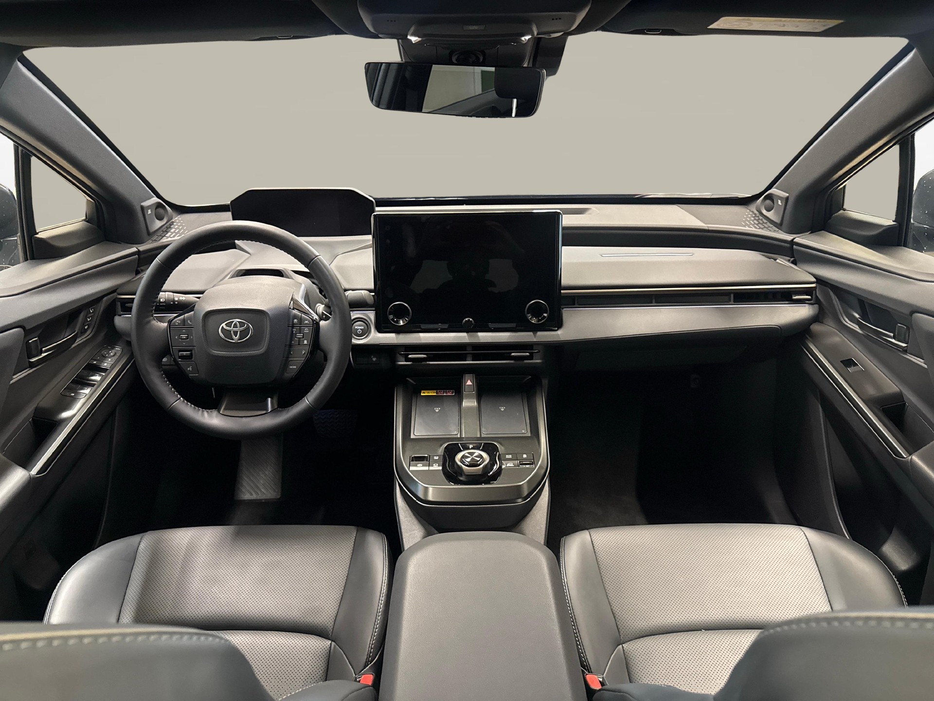 TOYOTA bZ4X Premium AWD + Ruote invernali & Servizi inclusi-image-8