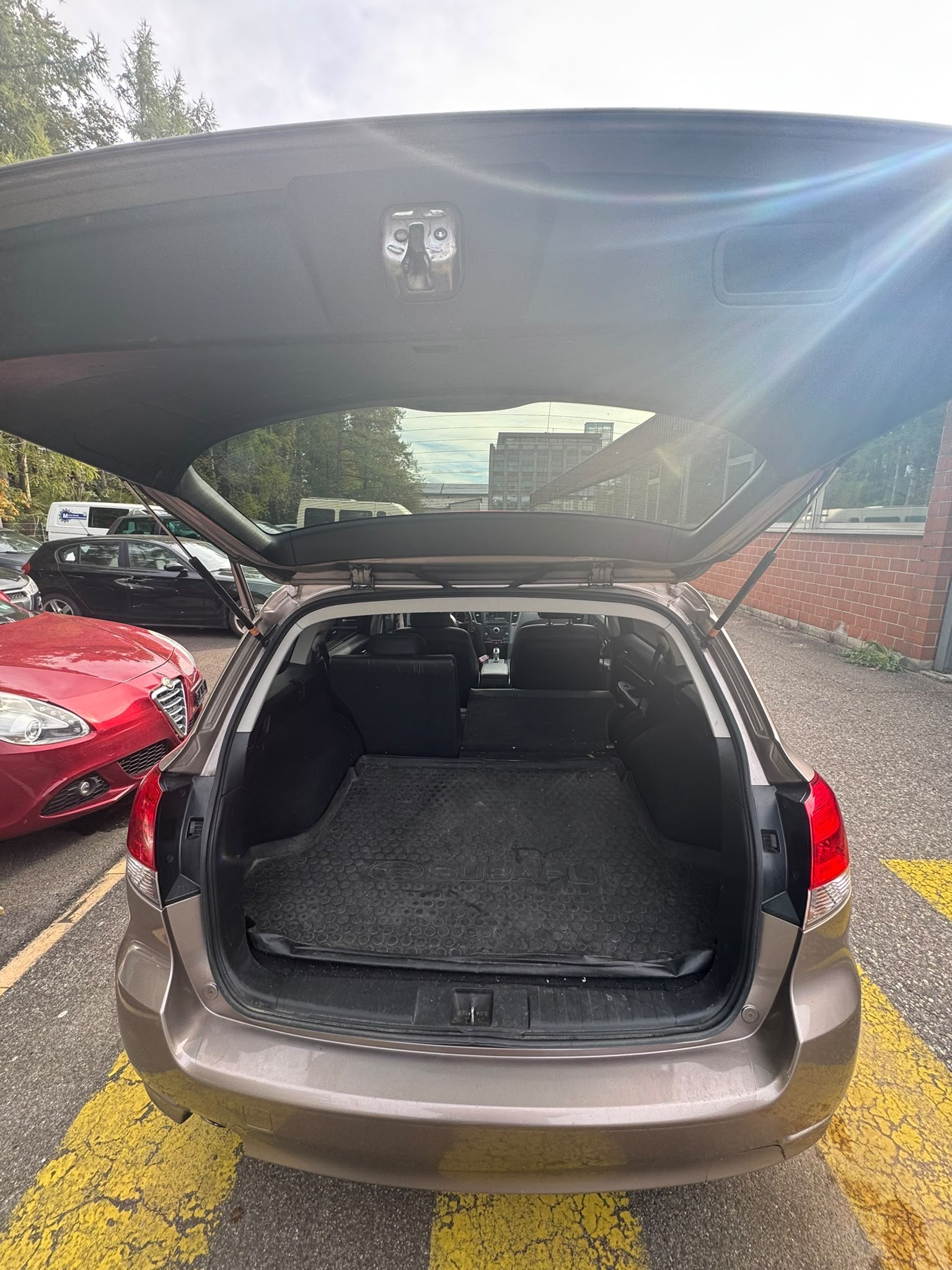 SUBARU Legacy 2.5i Swiss AWD Lineartronic-image-8