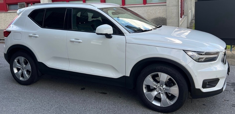 VOLVO XC40 B4 Benzin Mild Hybrid AWD Momentum Geartronic-image-5