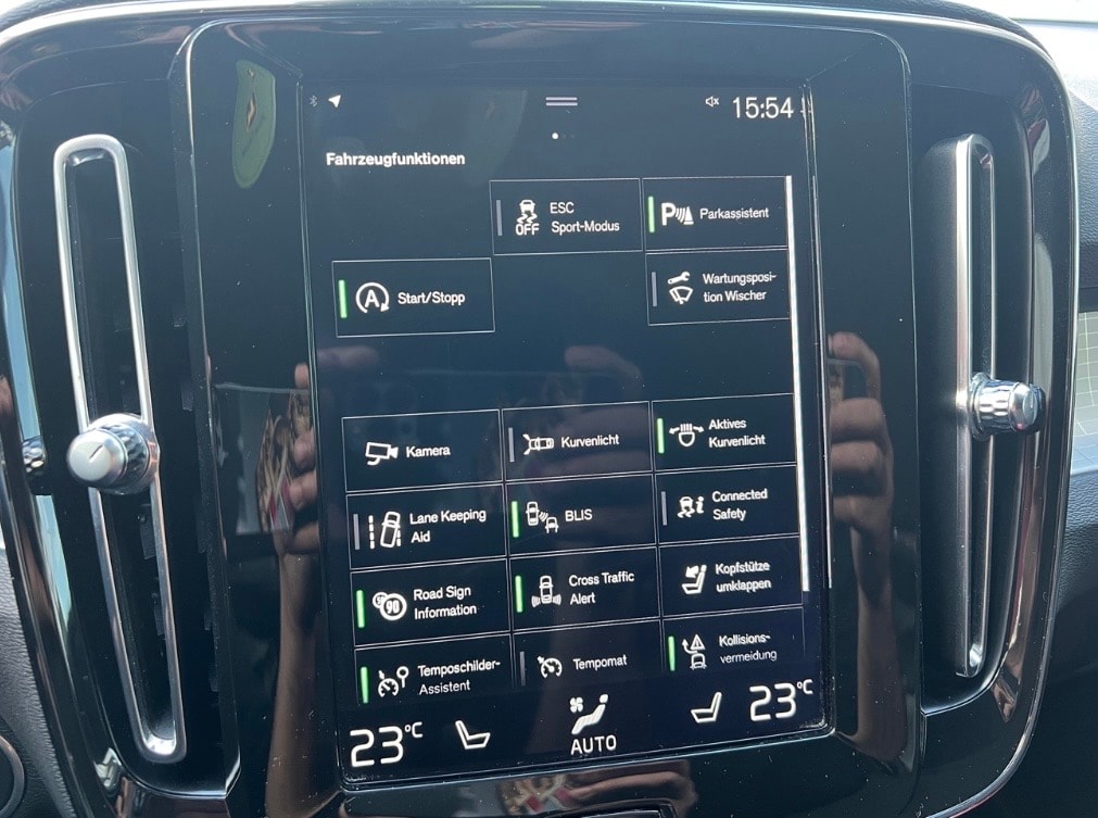VOLVO XC40 B4 Benzin Mild Hybrid AWD Momentum Geartronic-image-25