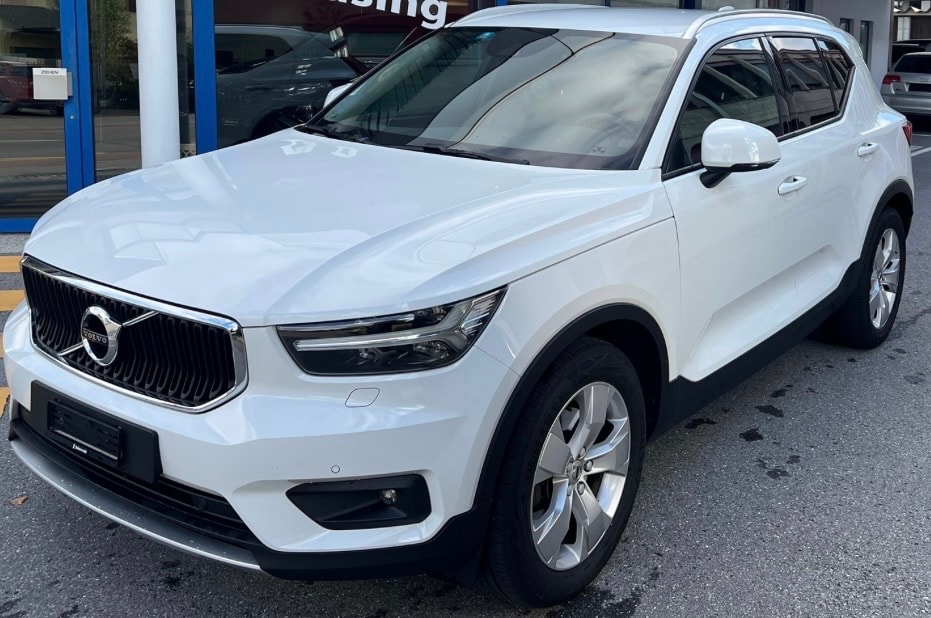 VOLVO XC40 B4 Benzin Mild Hybrid AWD Momentum Geartronic-image-2