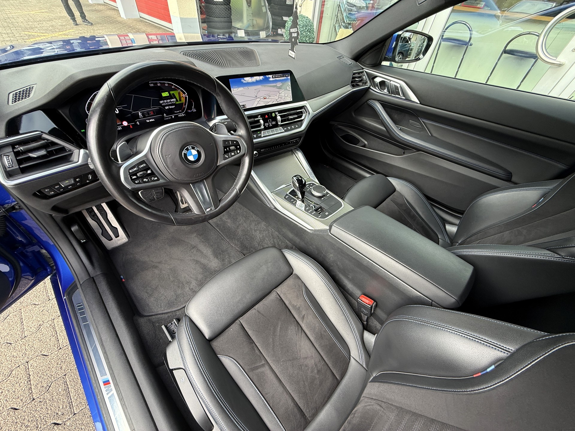 BMW 420i Coupé Steptronic M Sport-image-14