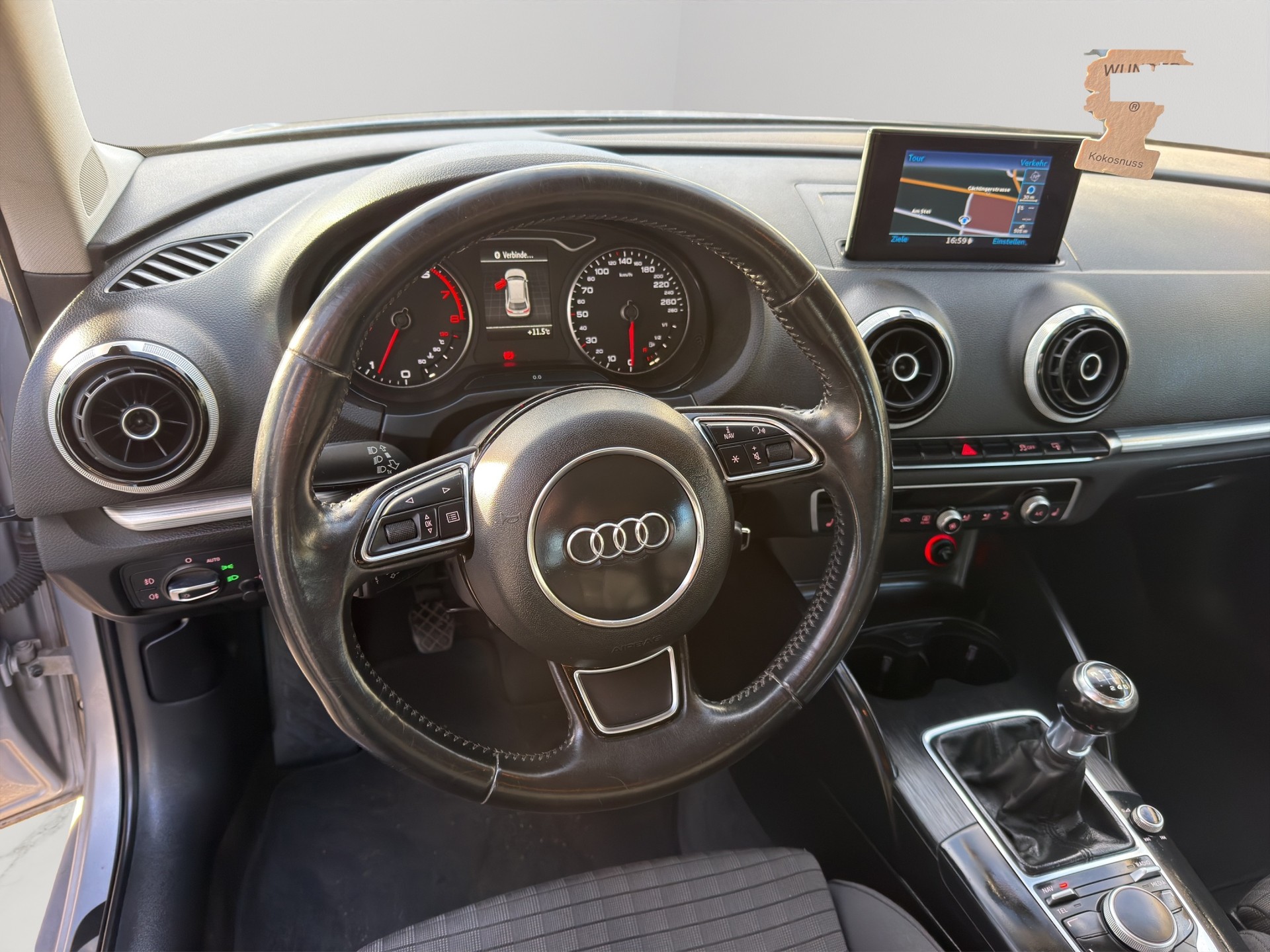 AUDI A3 Sportback 1.4 TFSI Ambition-image-8