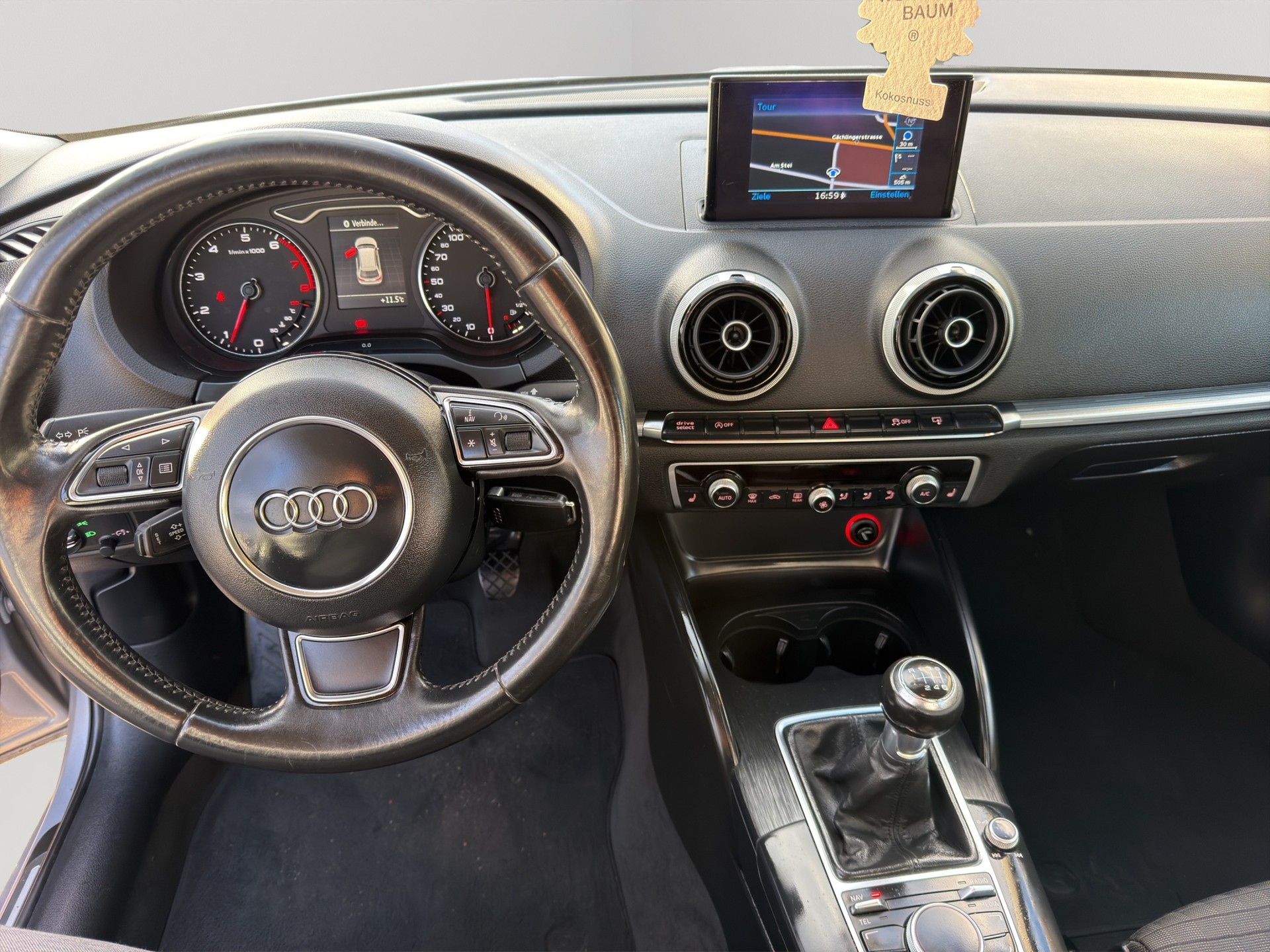 AUDI A3 Sportback 1.4 TFSI Ambition-image-11