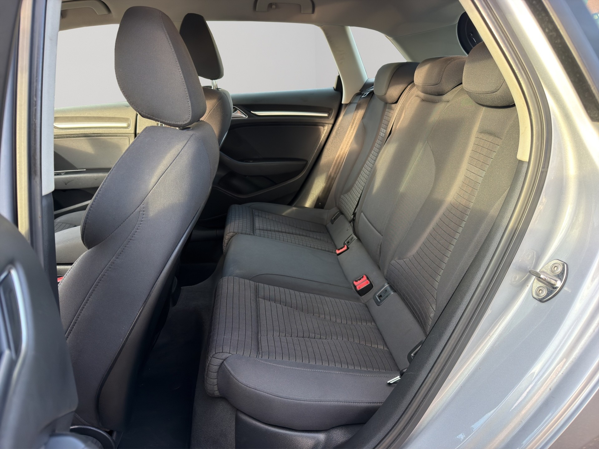 AUDI A3 Sportback 1.4 TFSI Ambition-image-12