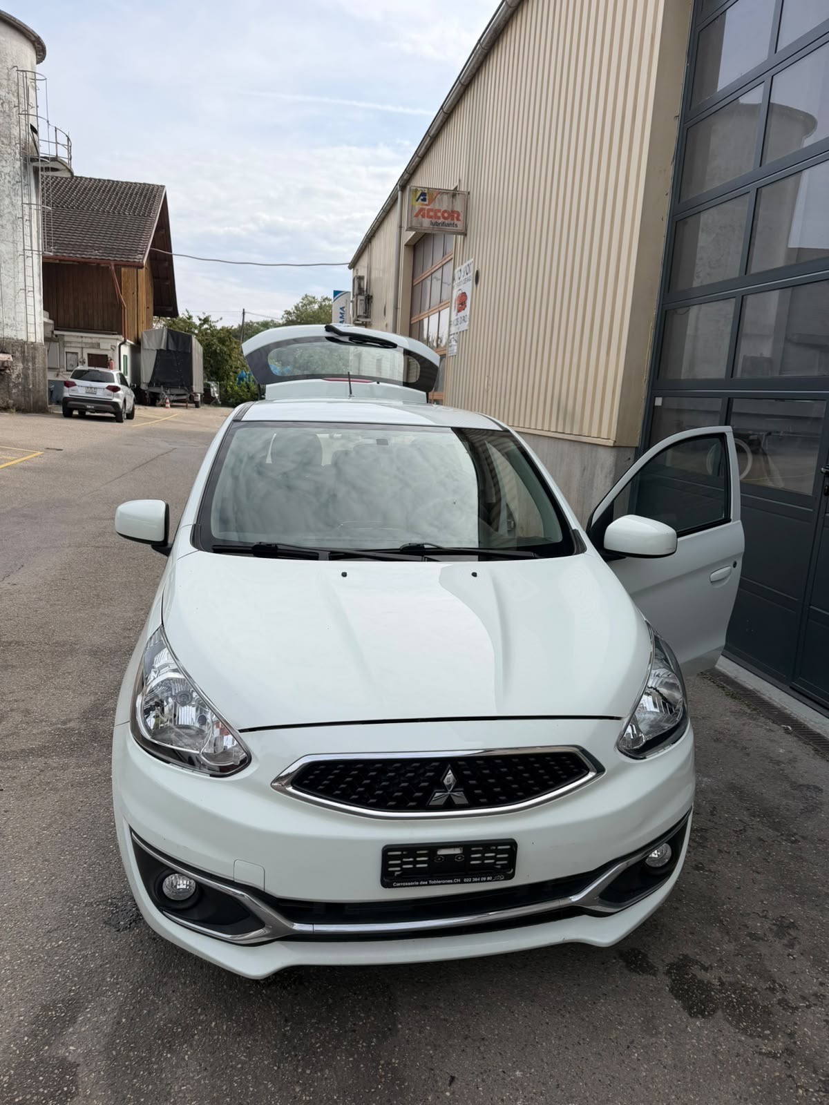 Car photo