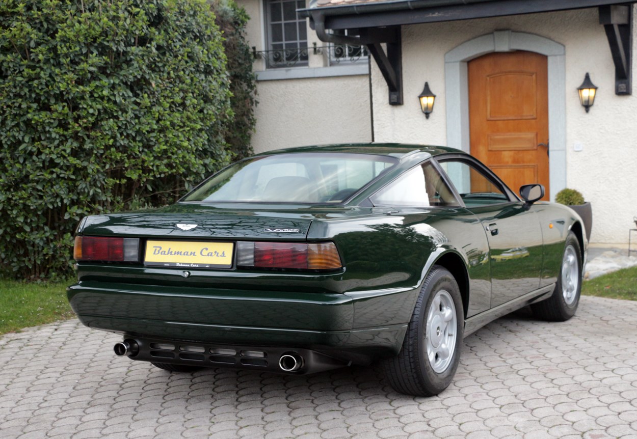 ASTON MARTIN Virage-showroom-element-3