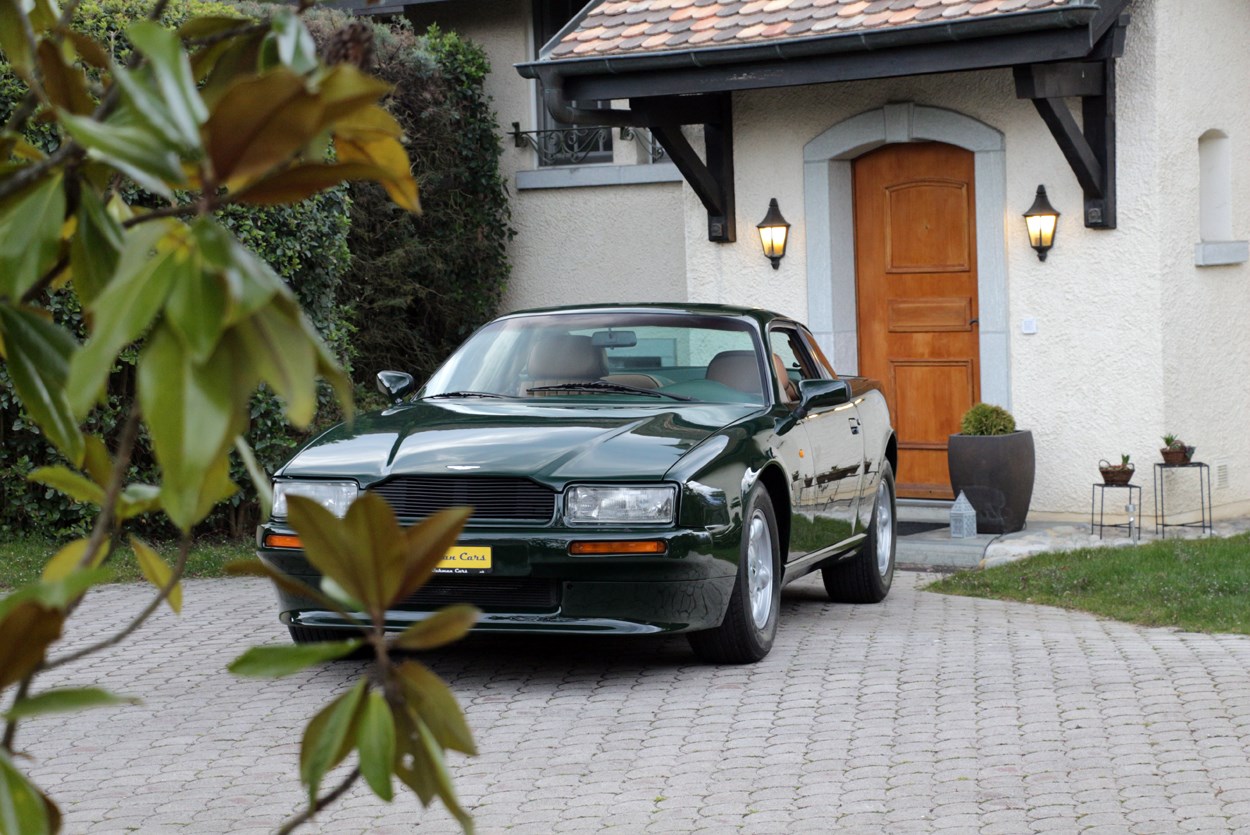 ASTON MARTIN Virage-image-22