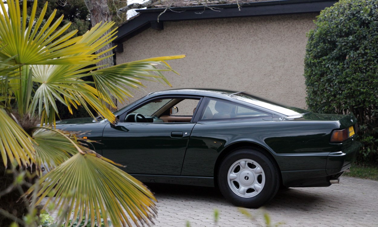 ASTON MARTIN Virage-image-27