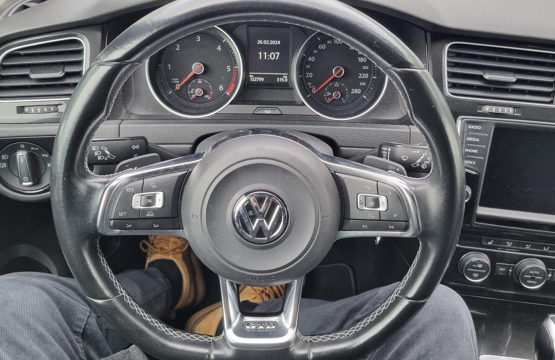 VW Golf 2.0 TDI GTD DSG-image-10