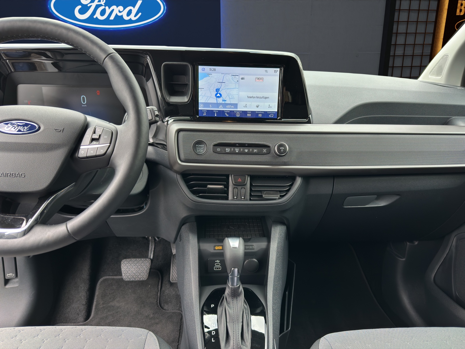 FORD TOURNEO COURIERier 1.0i EcoBoost 125 PS Titanium AUTOMAT-image-8