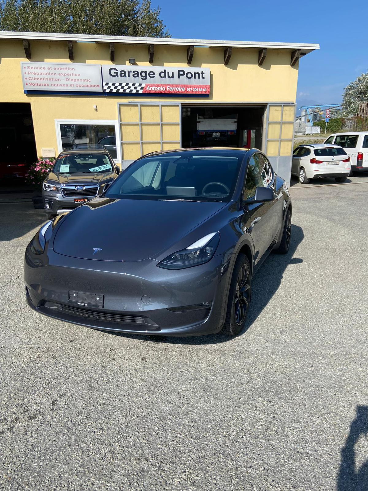 TESLA Model Y Long Range-image-0