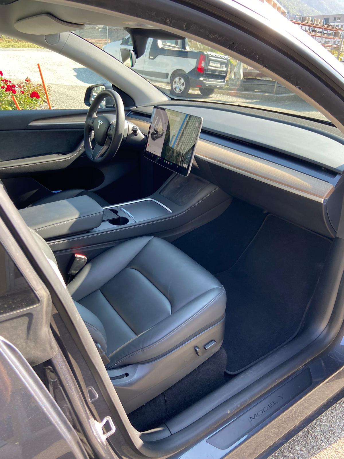 TESLA Model Y Long Range-image-6