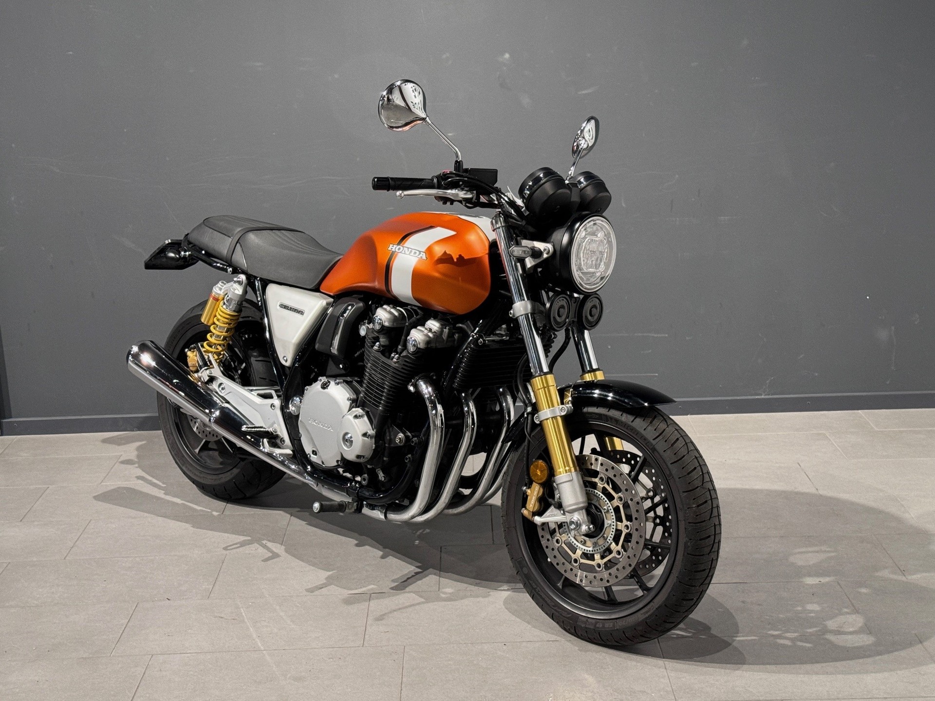 HONDA CB 1100 RS ABS-showroom-element-1