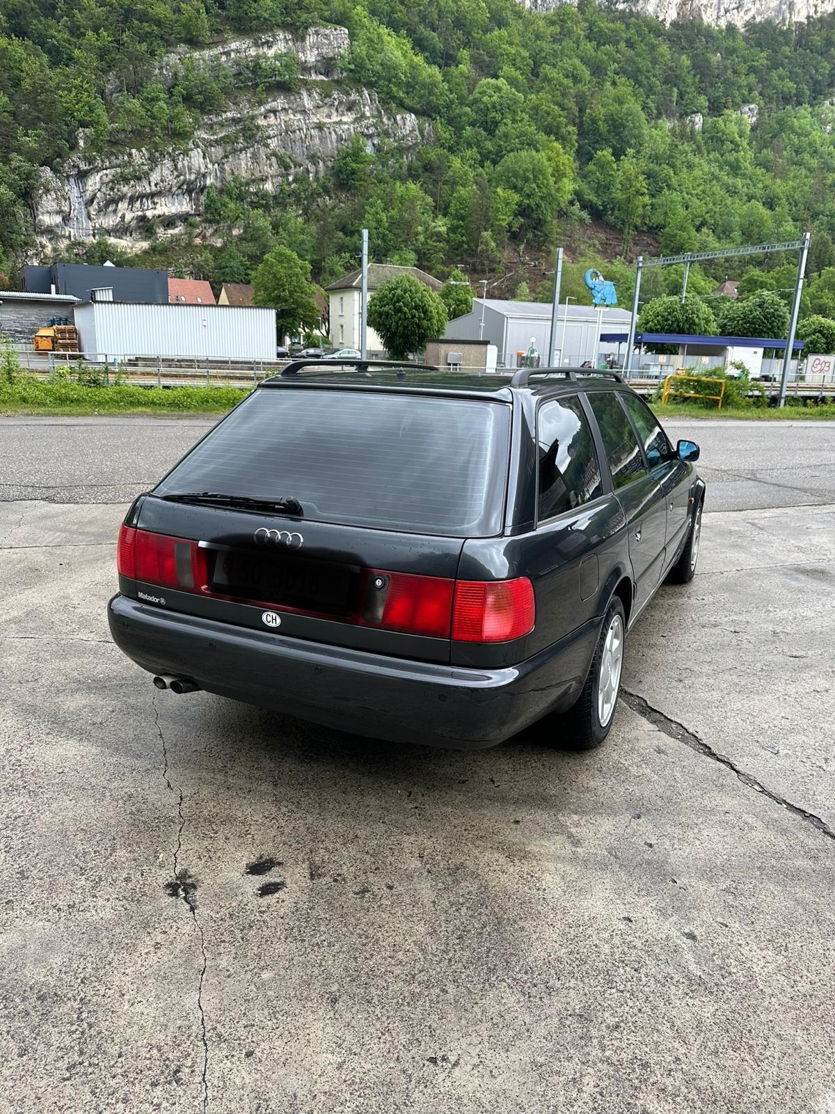 AUDI S6 Avant quattro Turbo-image-1