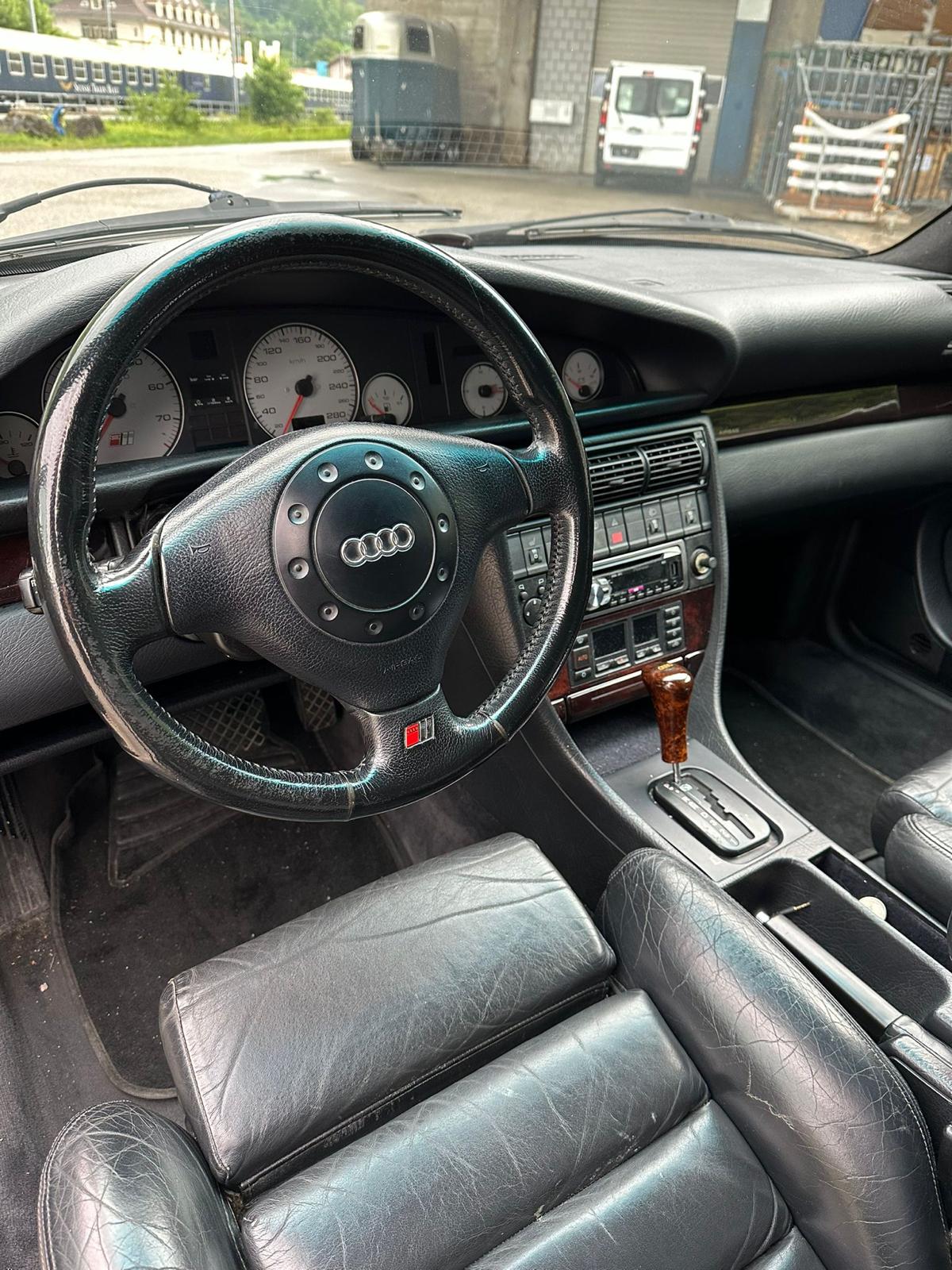 AUDI S6 Avant quattro Turbo-image-3